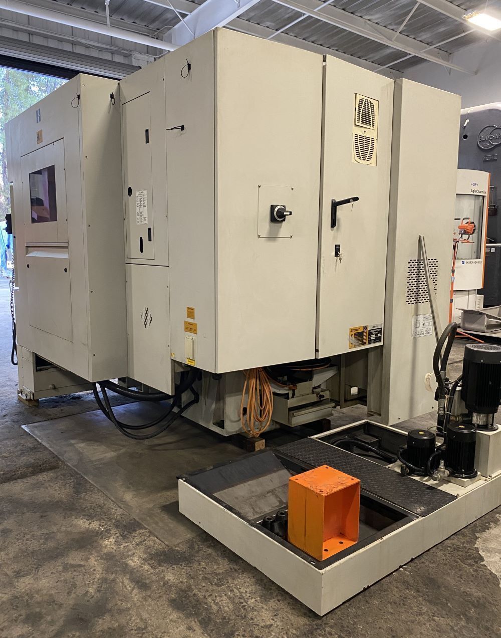 Hardinge Bridgeport 1000 XP3 CNC Vertical Machining Center 16