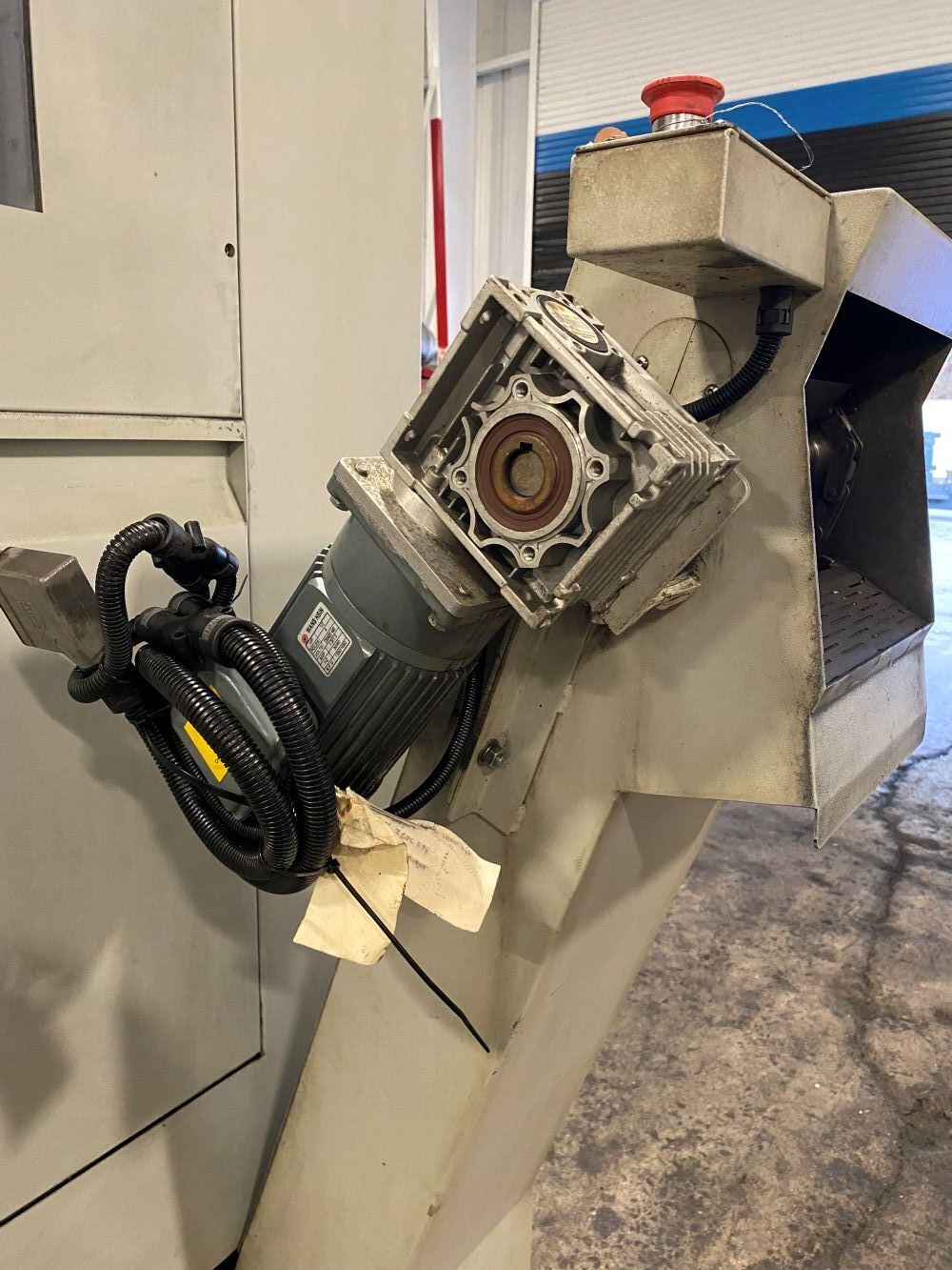 Hardinge Bridgeport 1000 XP3 CNC Vertical Machining Center 14