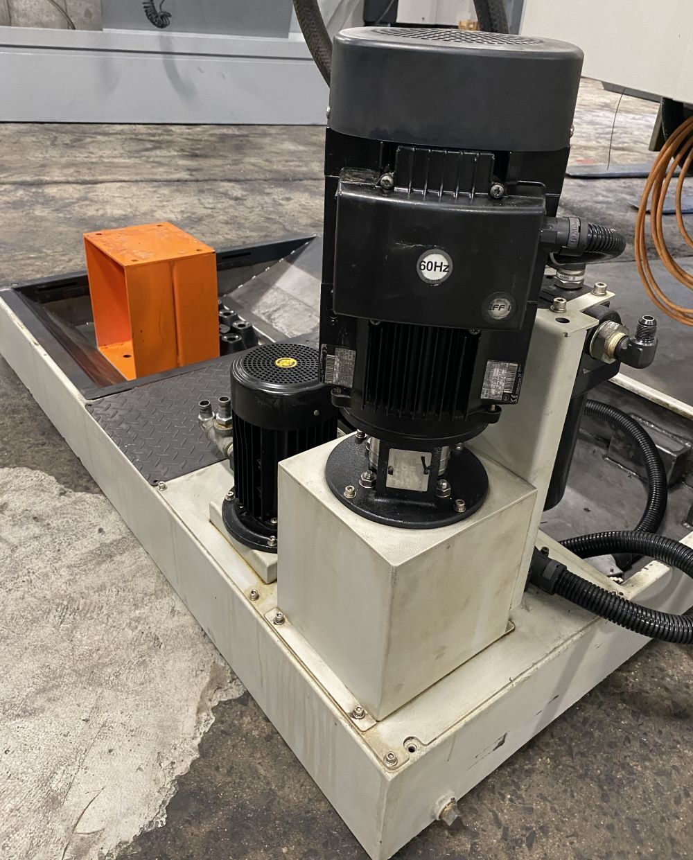 Hardinge Bridgeport 1000 XP3 CNC Vertical Machining Center 13