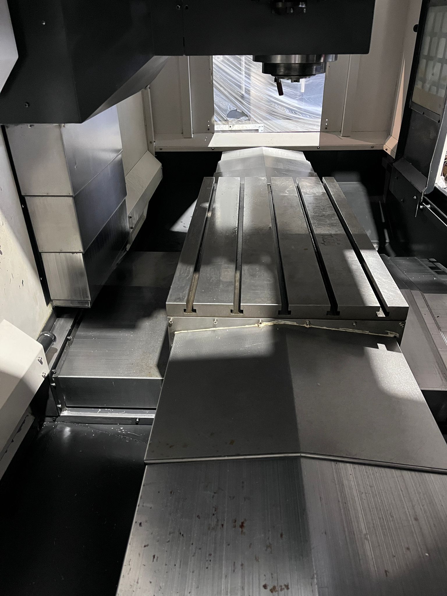 Hwacheon Vesta 1050B CNC Vertical Machining Center - 50 Taper Mill 12