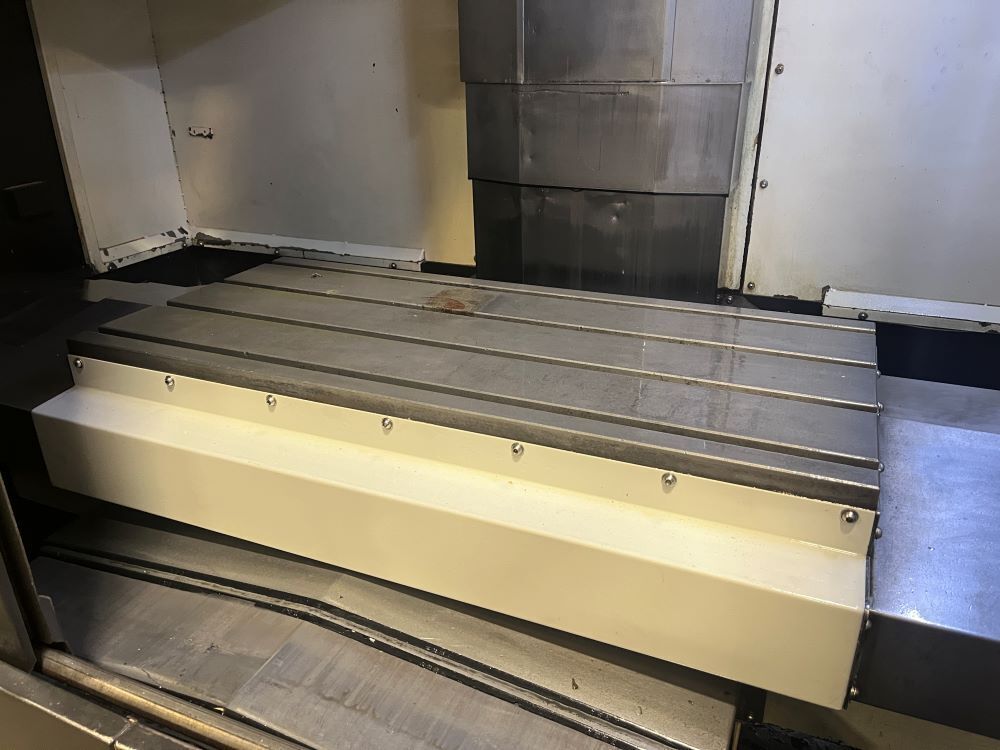 Hyundai Wia F400 CNC Vertical Machining Center - Mill 8