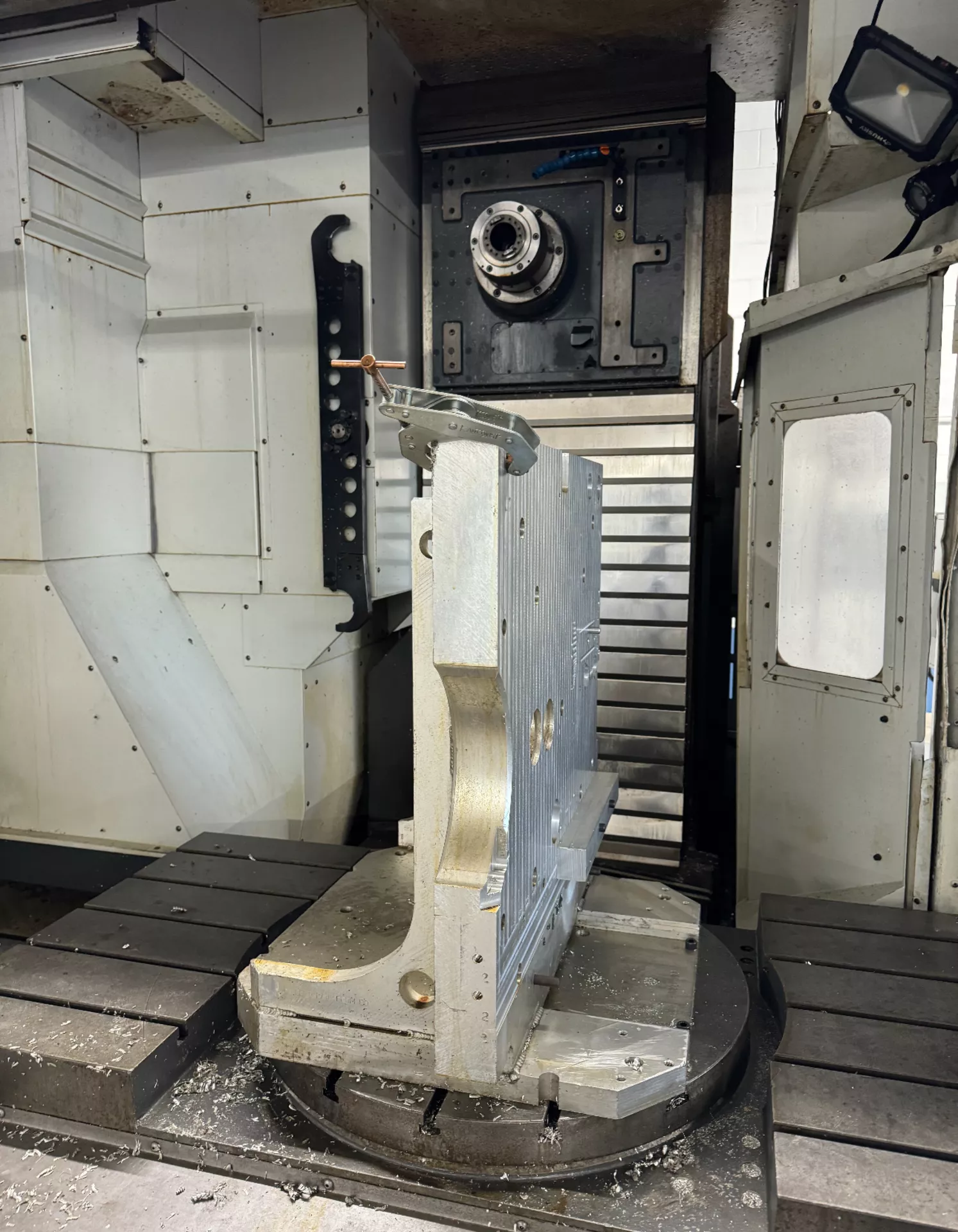 Haas EC 1600 3