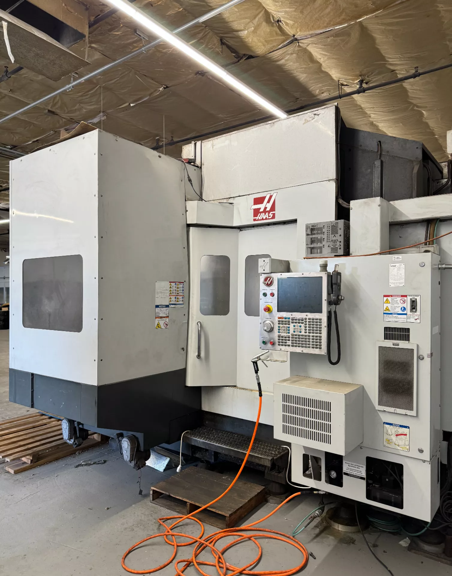 Haas EC 1600 5