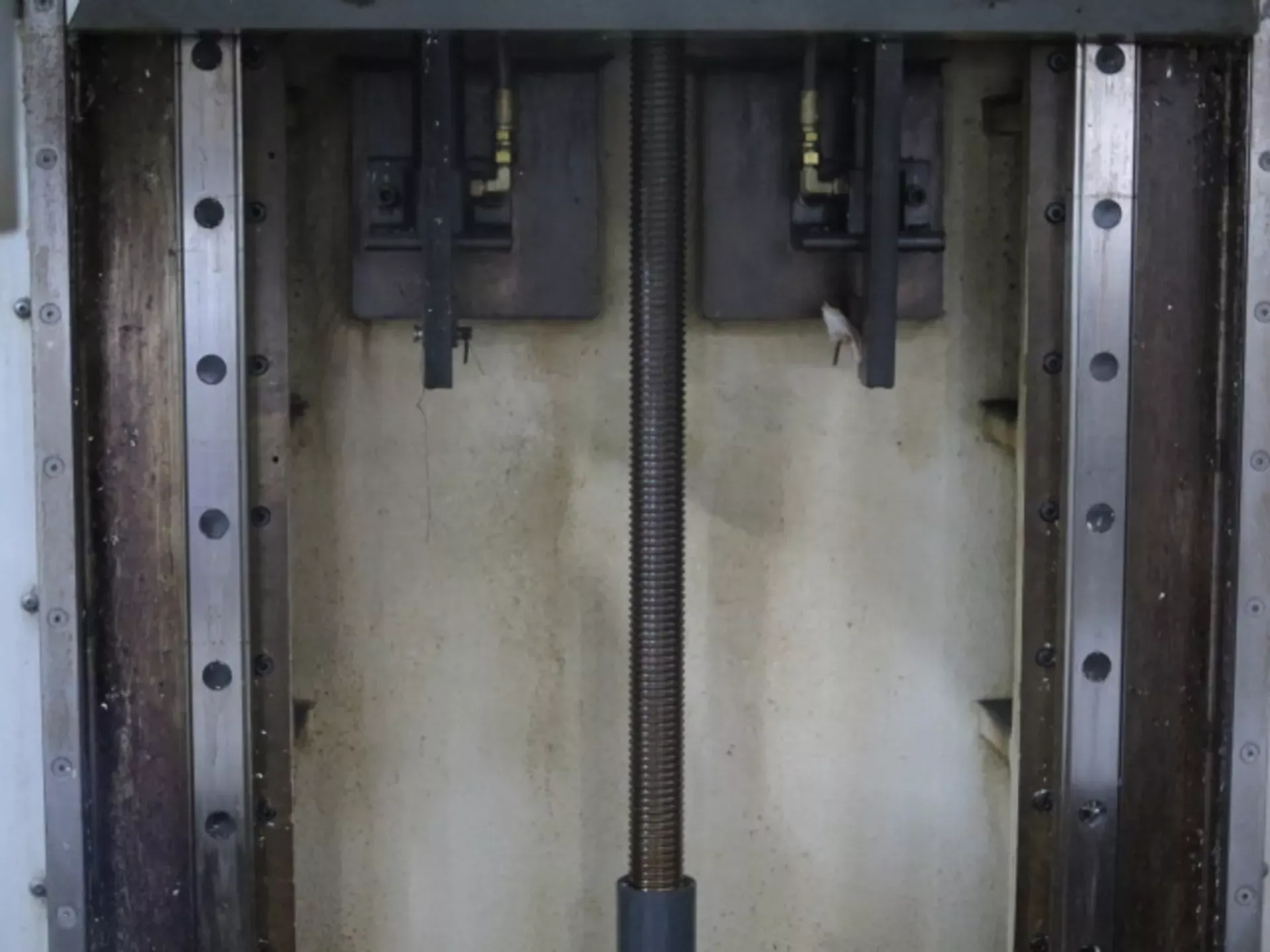 HAAS VF-11 CNC Vertical Machining Centers 20
