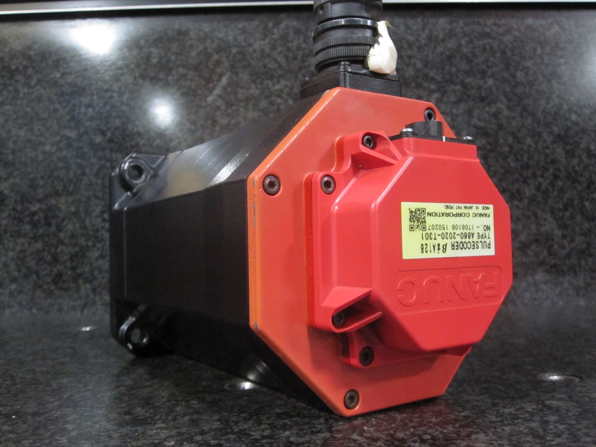 FANUC AC SERVO MOTOR BIS 12/3000 A06B-0078-B003 W/ ENCODER PULSE CODER A860-2020-T301 3