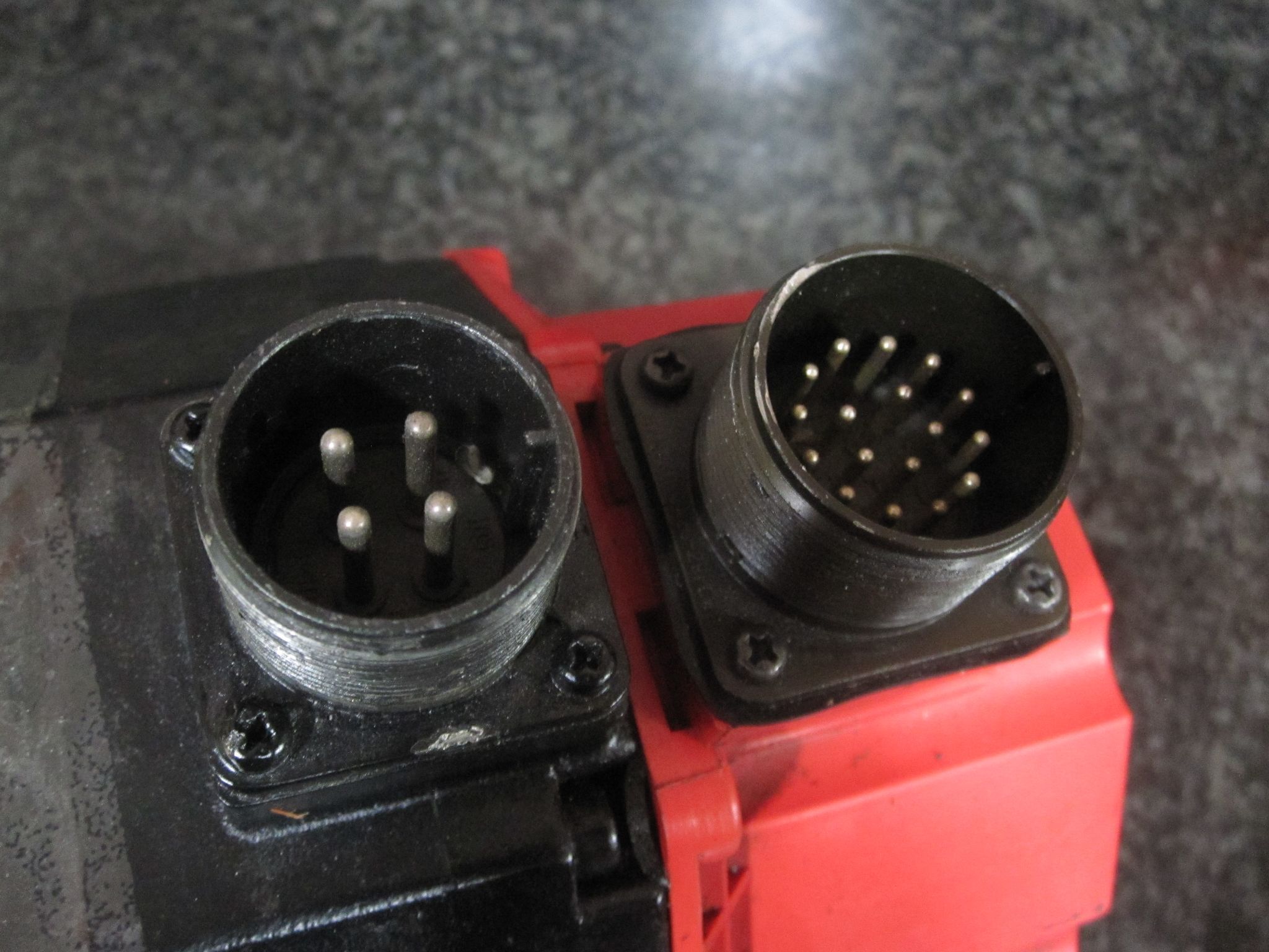 FANUC AC SERVO MOTOR A06B-0123-B088-R A3/3000 3/3000 α α3 α3/3000 7