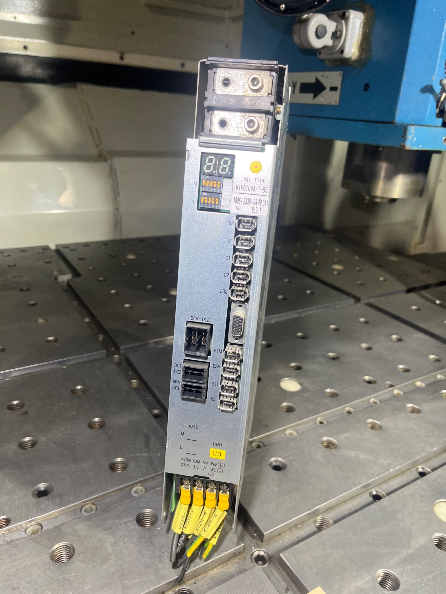 Okuma MIV0404A-1-B5 Servo Drive 1
