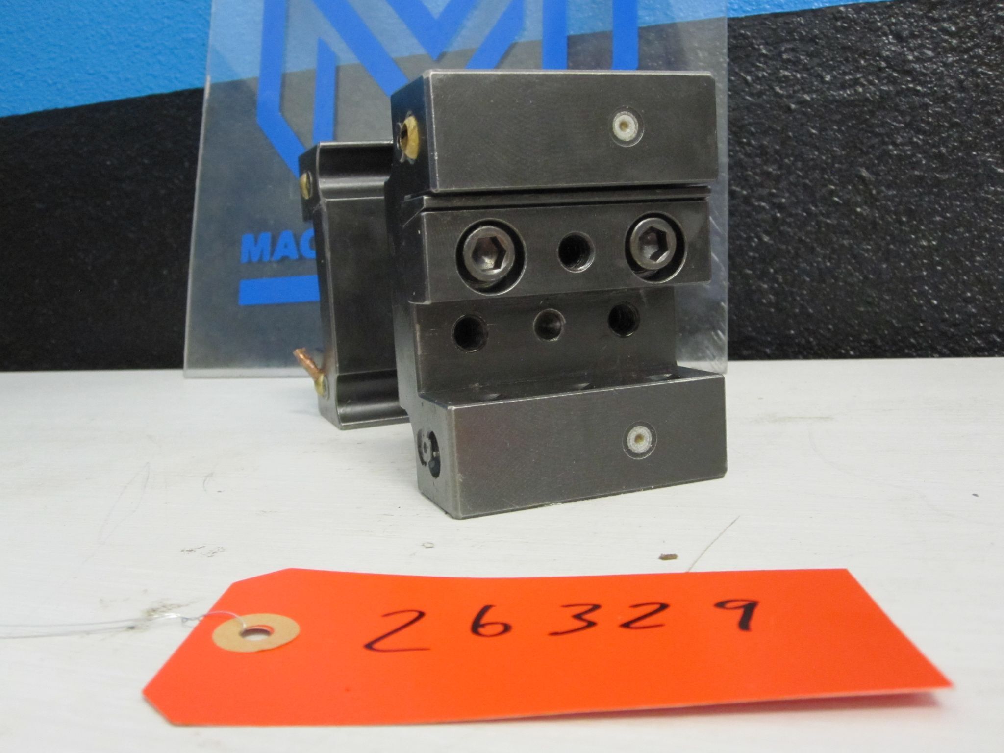 (As-Is) MT MARCHETTI MNL0052540 BMT60 94 x 84 mm 1.0" Turning tools 1