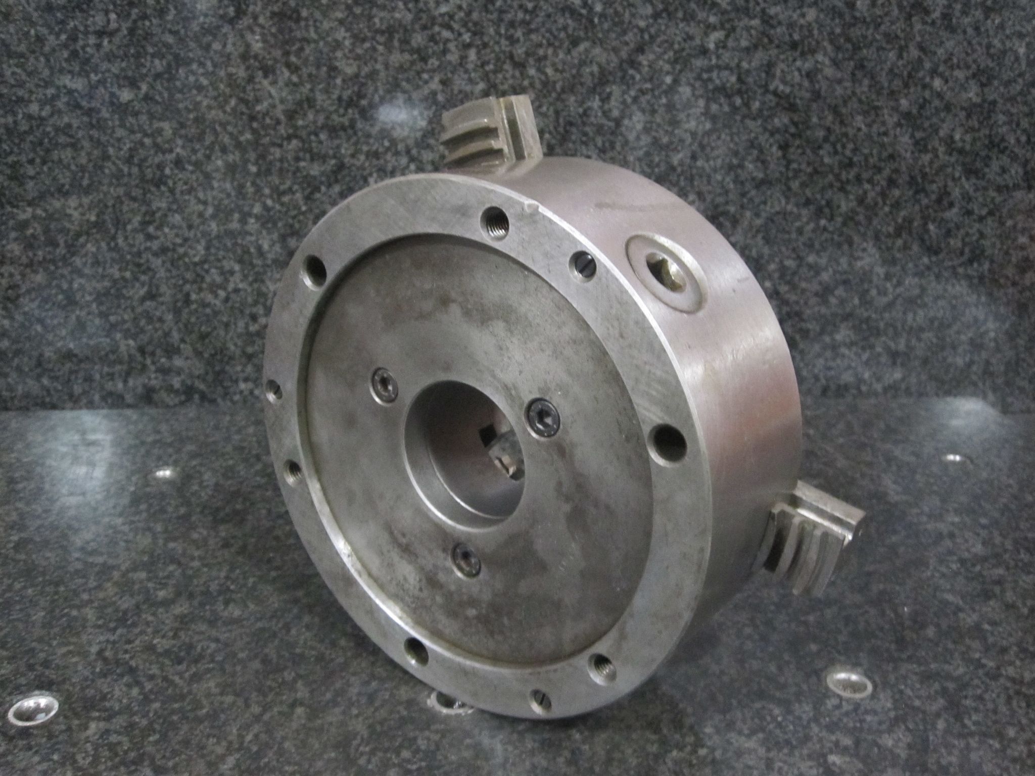 BISON 3-JAW SCROLL CHUCK 3 JAW 8" CHUCK 2" THRU HOLE FRONT MOUNT PLAIN BACK 200mm LATHE 8