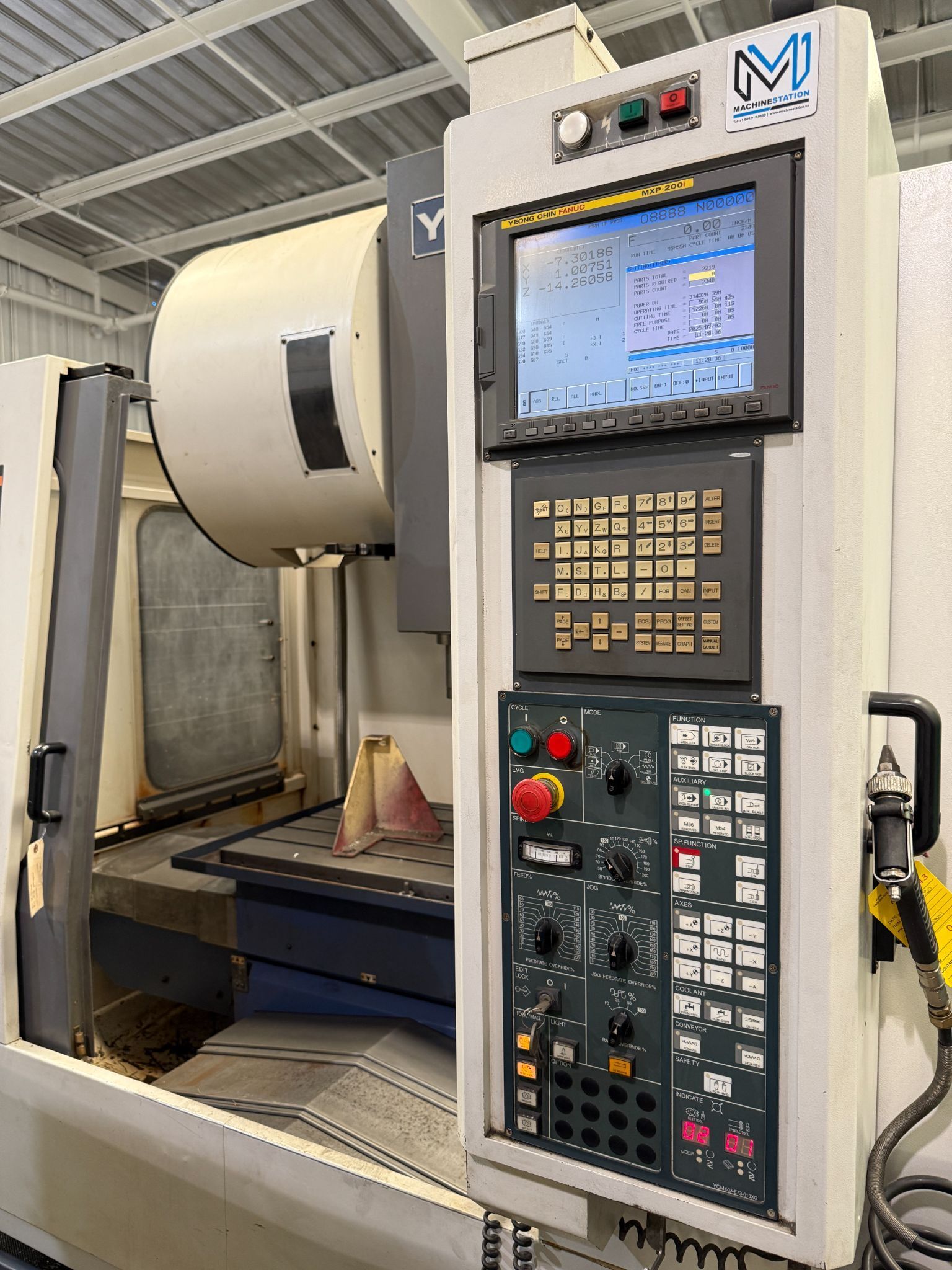 YCM MV-76A CNC Vertical Machining Center - Mill 7