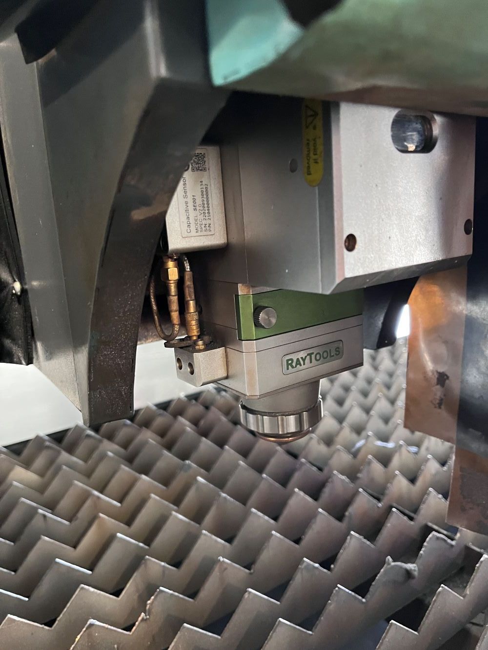 Jinan Forsun FS1530L 2KW CNC Fiber Laser Cutting 11