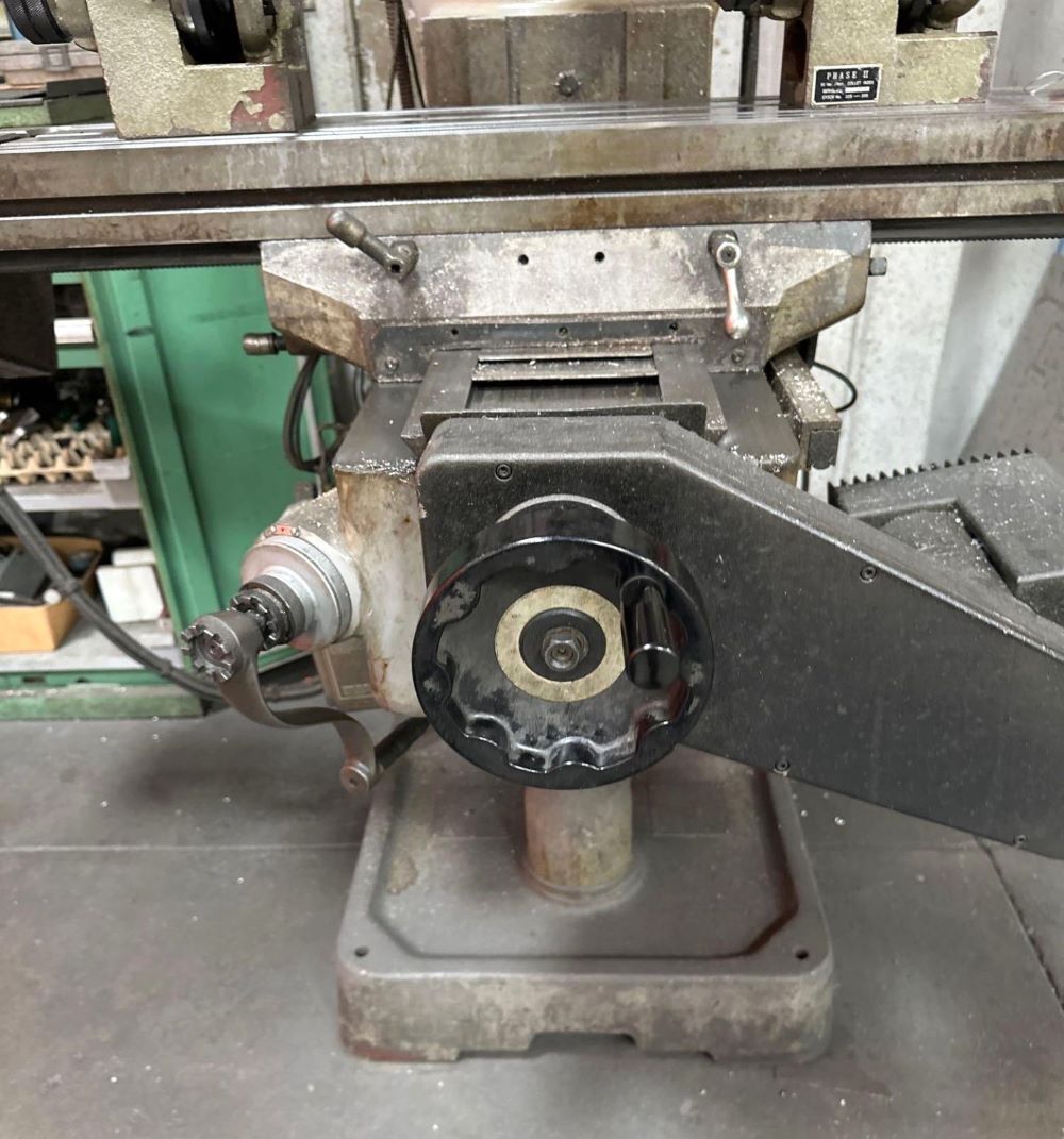 Kent KTM-3VS 9″ x 42″ Variable Speed CNC Vertical Milling 6
