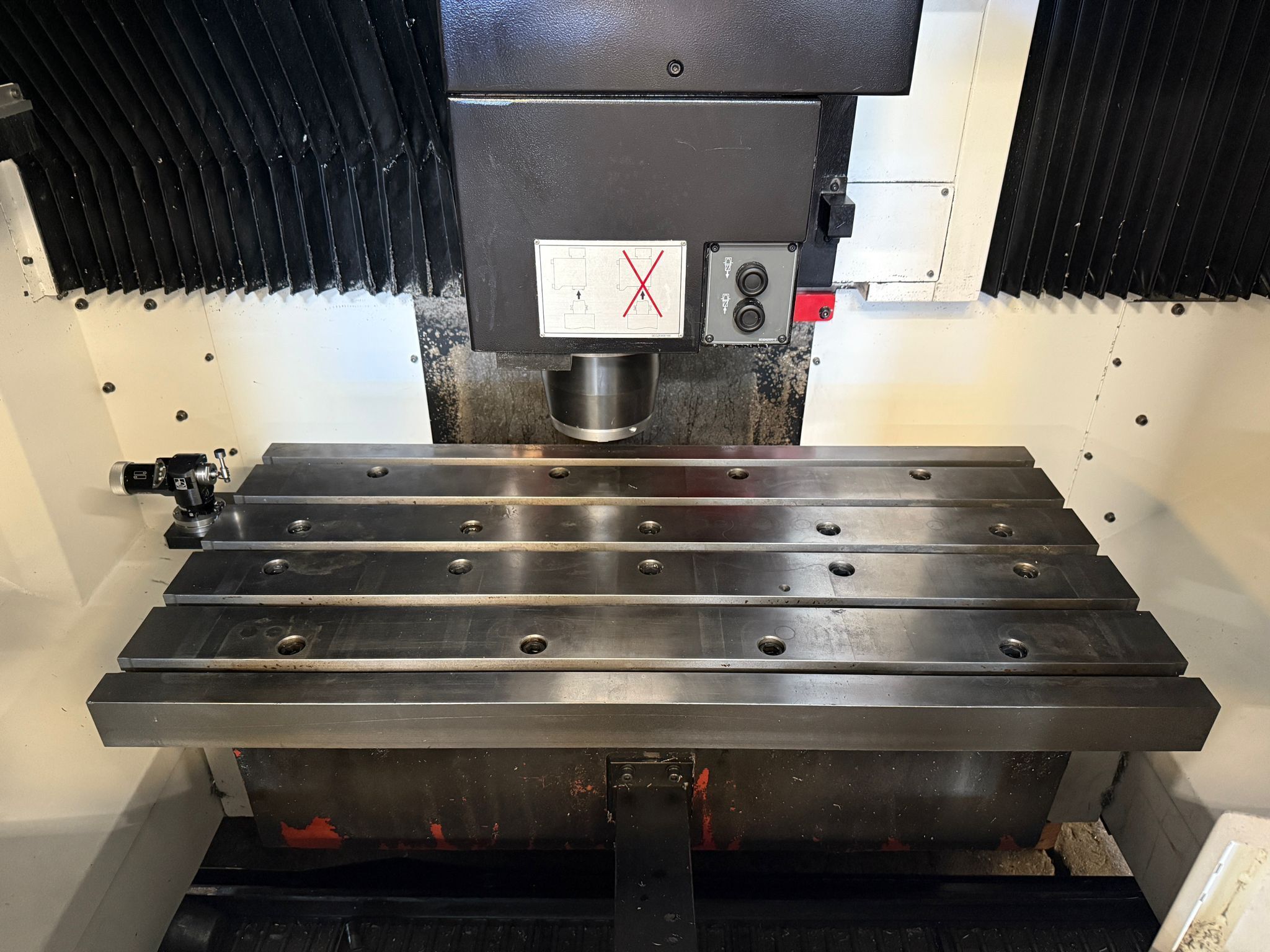 Mazak VC 500C CNC Vertical Machining Center - 2020 Mill 11