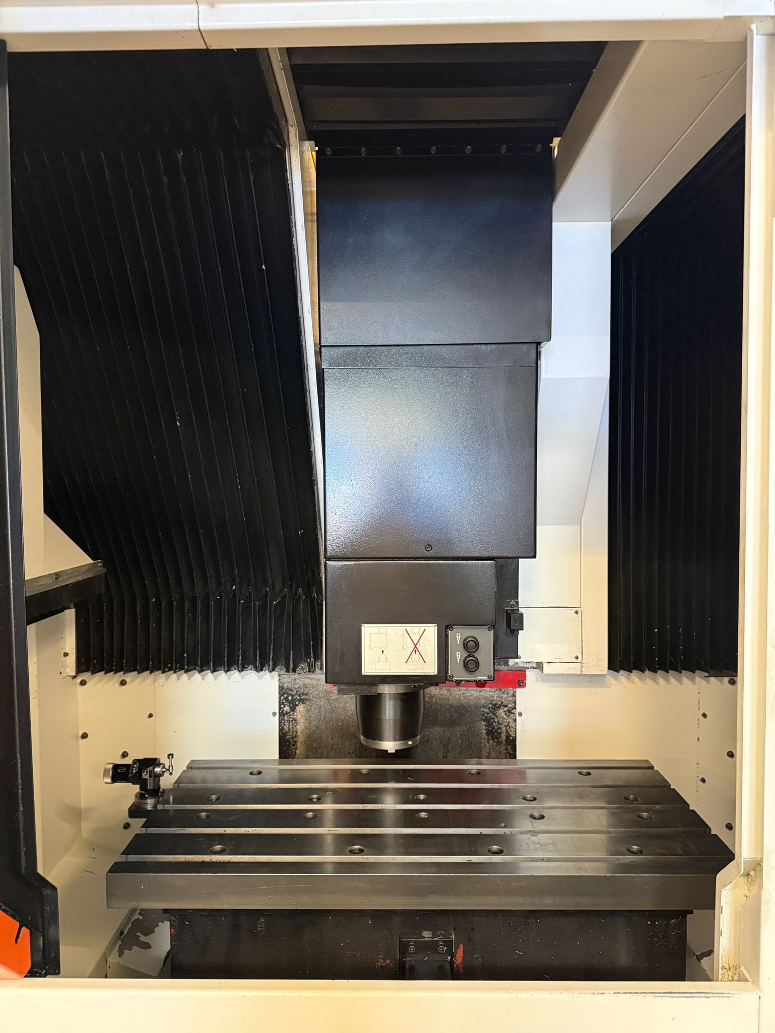 Mazak VC 500C CNC Vertical Machining Center - 2020 Mill 10