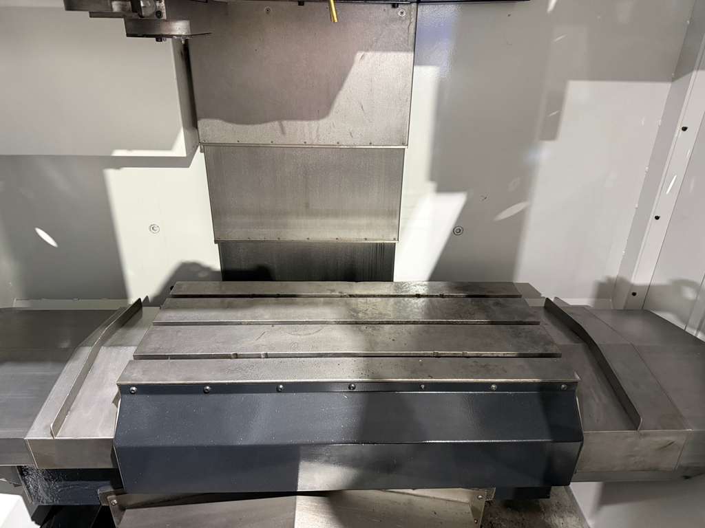 Mazak VCN 410A CNC Vertical Machining Center - Mill 14