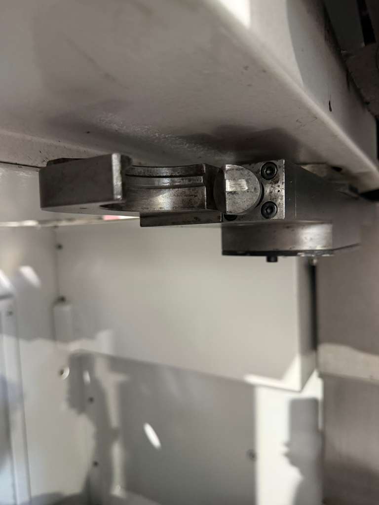 Mazak VCN 410A CNC Vertical Machining Center - Mill 21