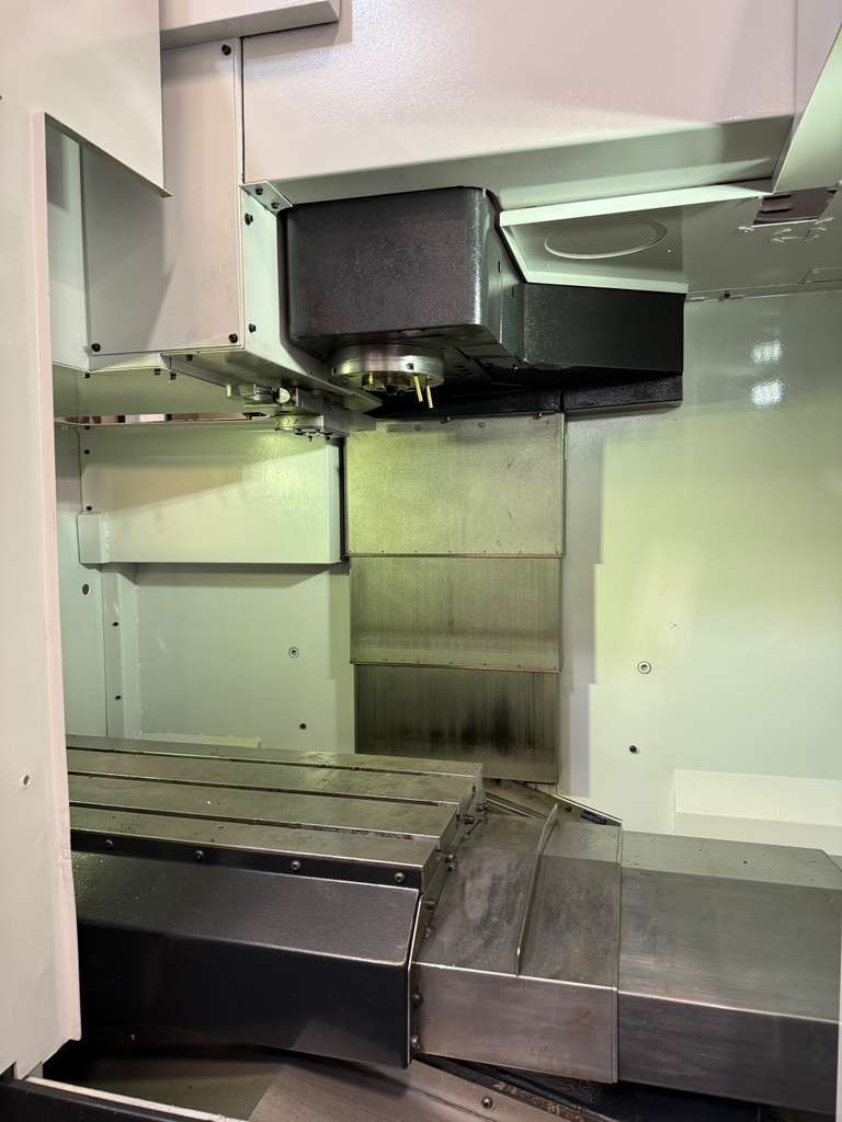 Mazak VCN 410A CNC Vertical Machining Center - Mill 18