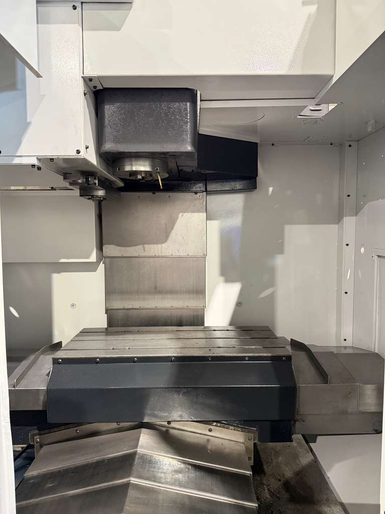 Mazak VCN 410A CNC Vertical Machining Center - Mill 12