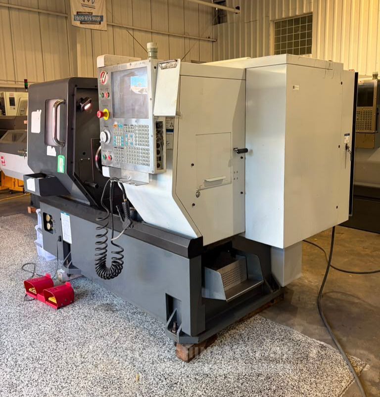 Haas ST 10 CNC Turning Center Lathe W/ Bar Feeder 23341380