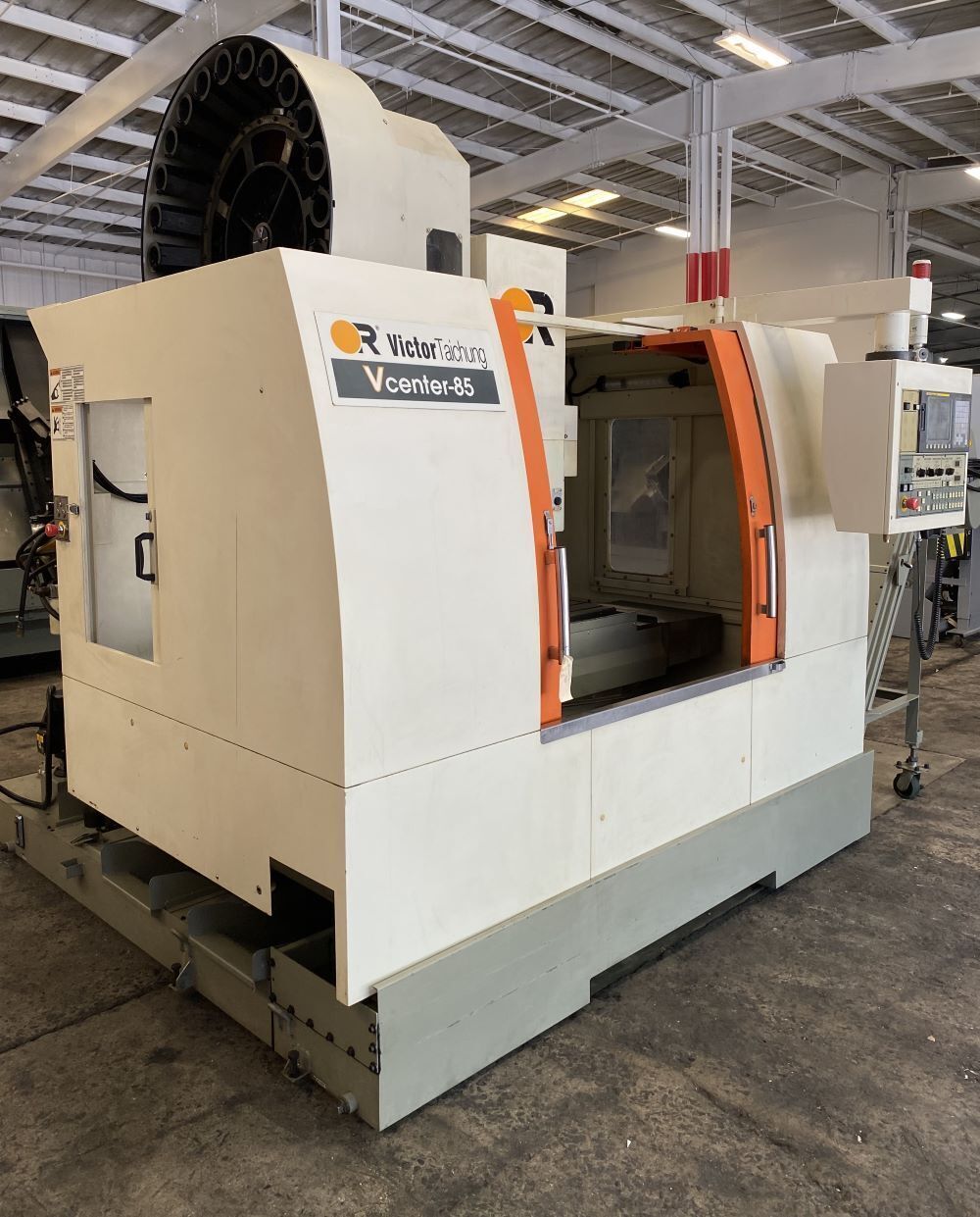 Victor Taichung Vcenter-85 CNC Vertical Machining Center 2