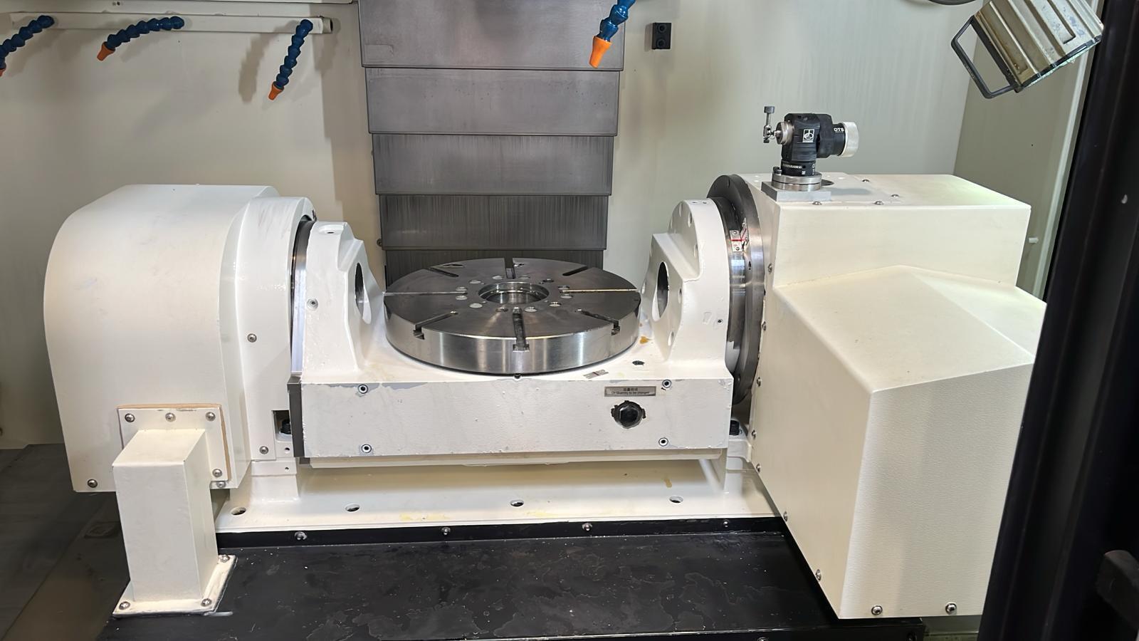 YCM FX-380A 5 Axis CNC Vertical Machining Center - Mill 9