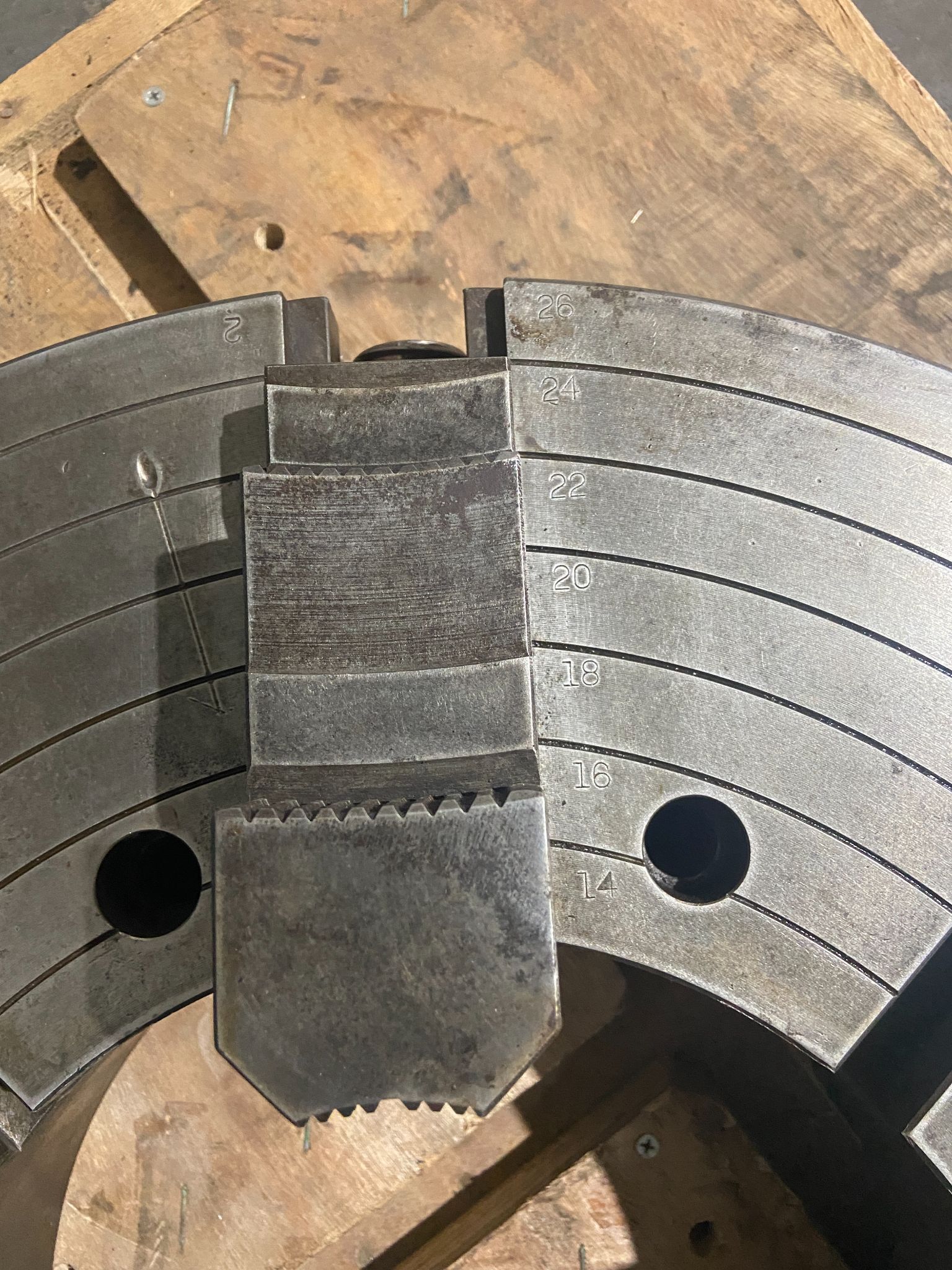 The Skinner Chuck Co. Made In USA 25 7/8" Chuck w/ 11 7/8" Through Hole 4 Jaw 26" 14