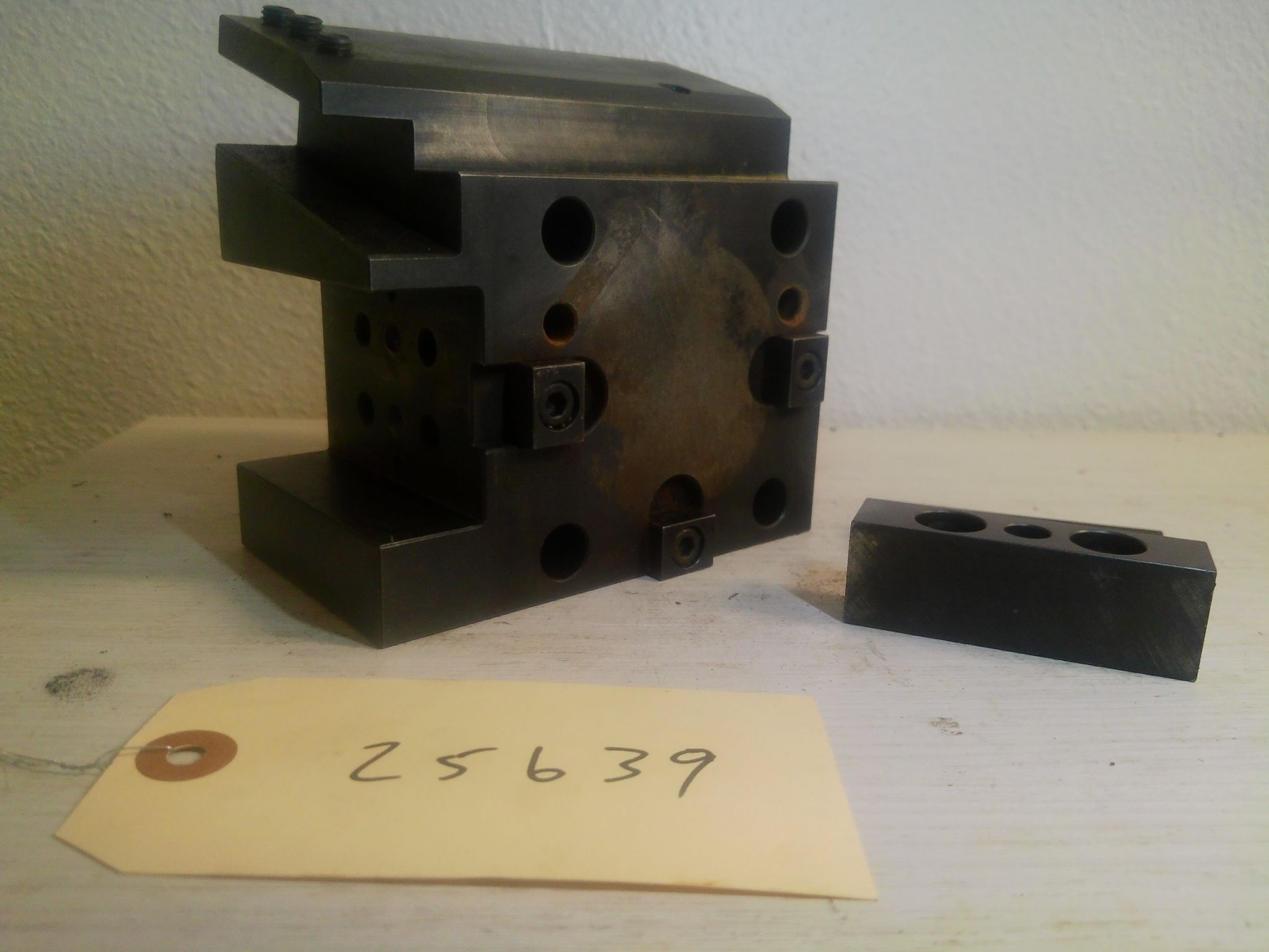 HAAS 8