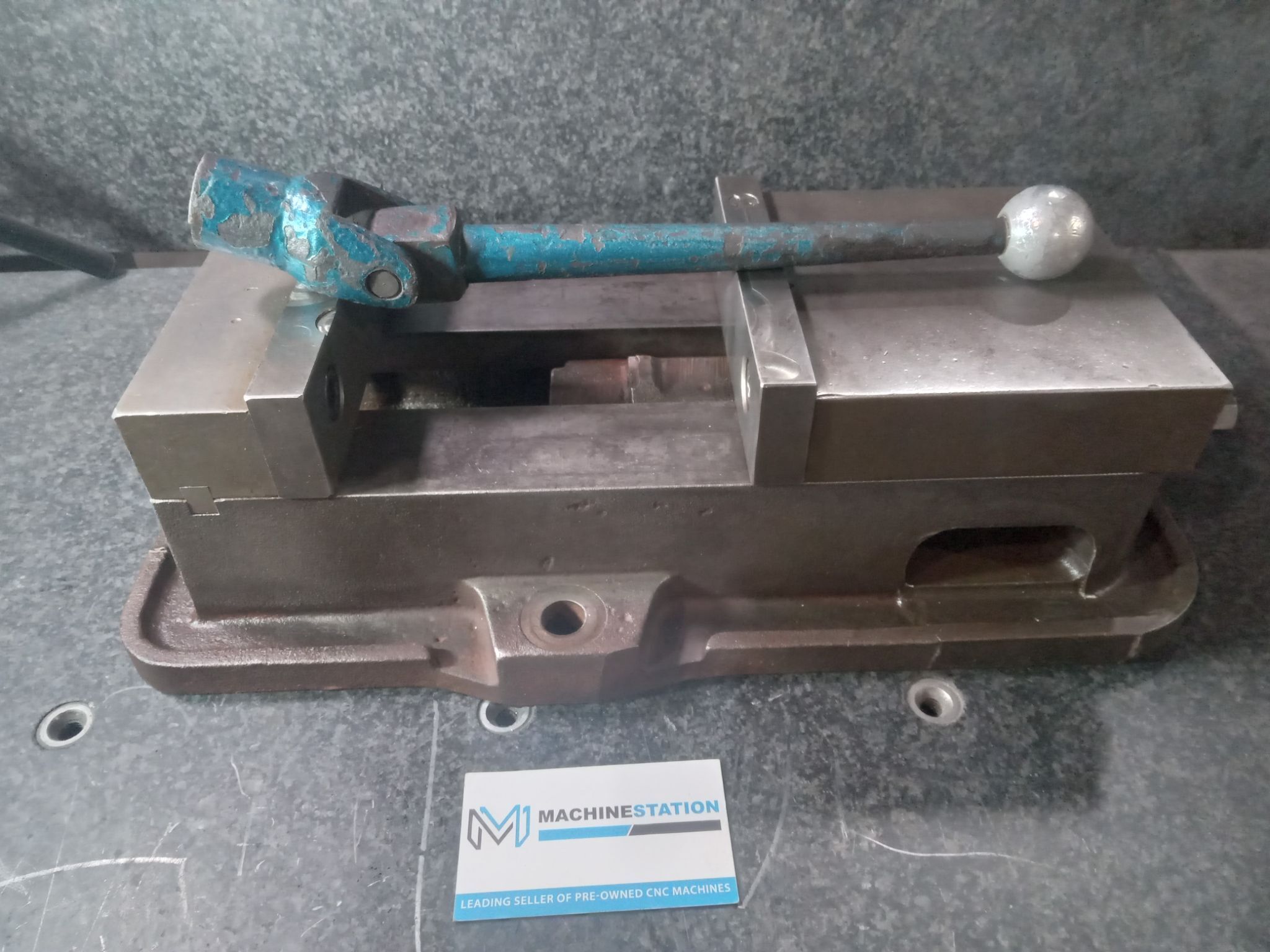 Kurt D60 Vise with Vise Handle 6" Milling Vise 0