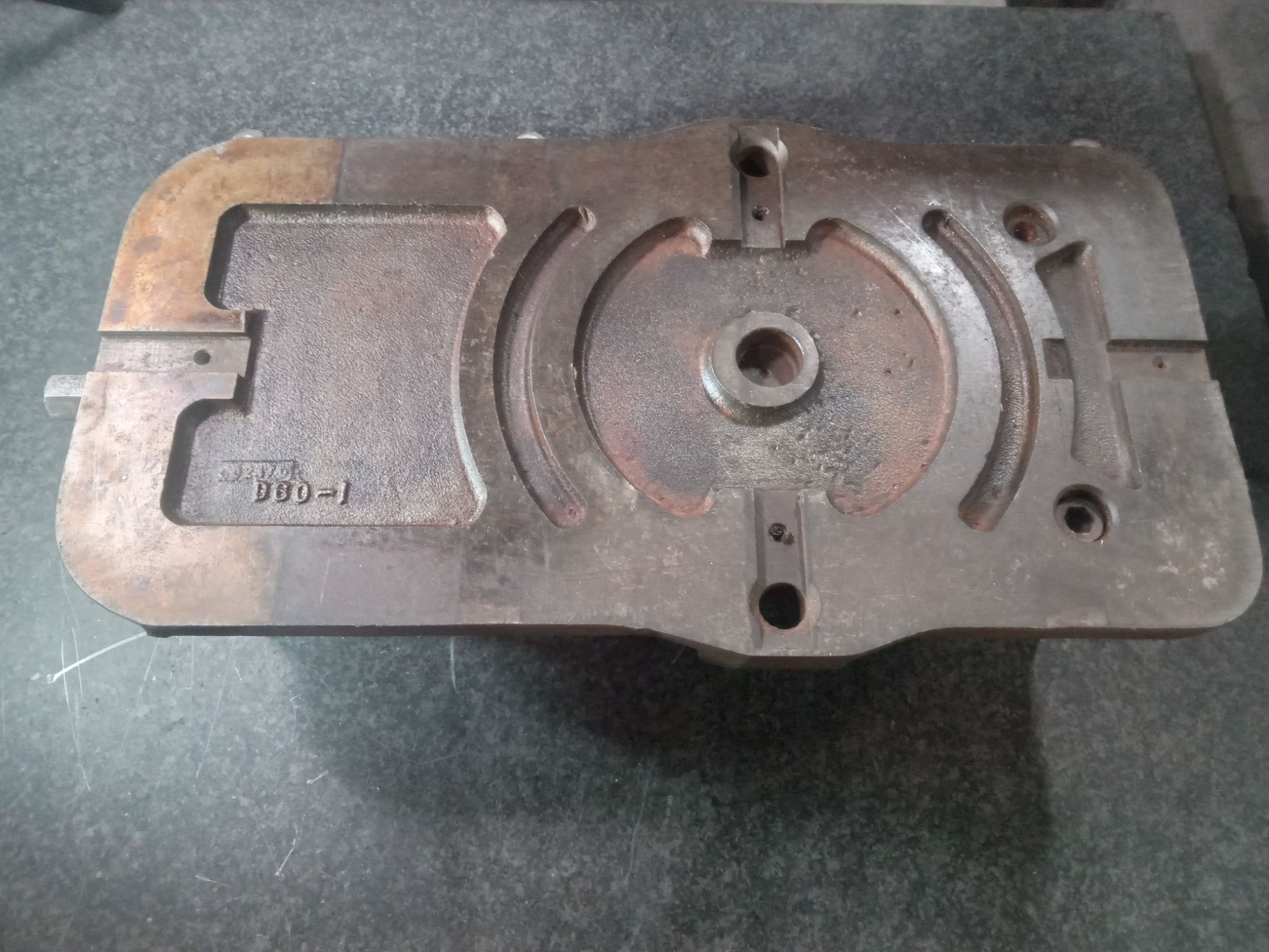 Kurt D60 Vise with Vise Handle 6" Milling Vise 3