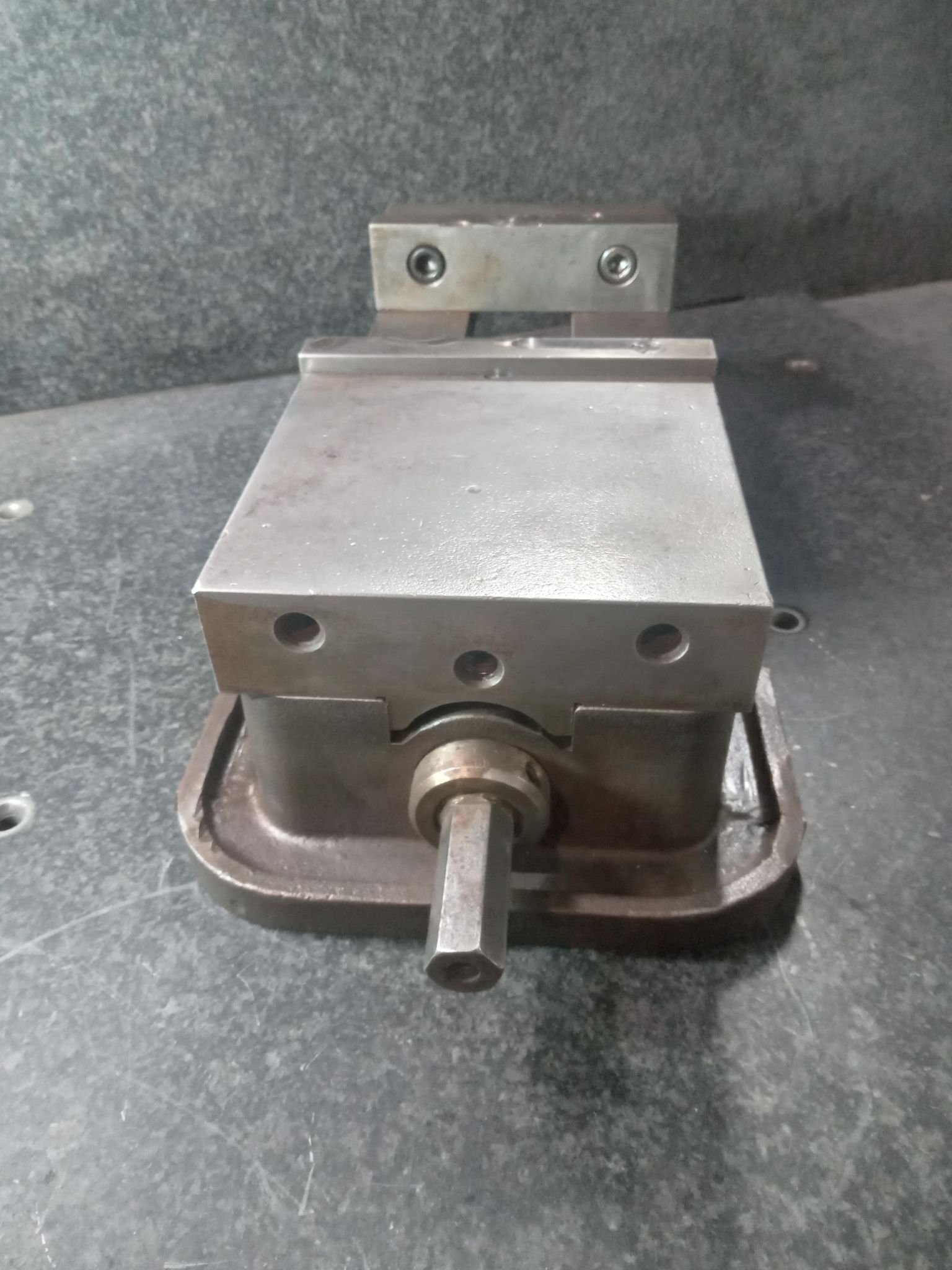 Kurt D60 Vise with Vise Handle 6" Milling Vise 5