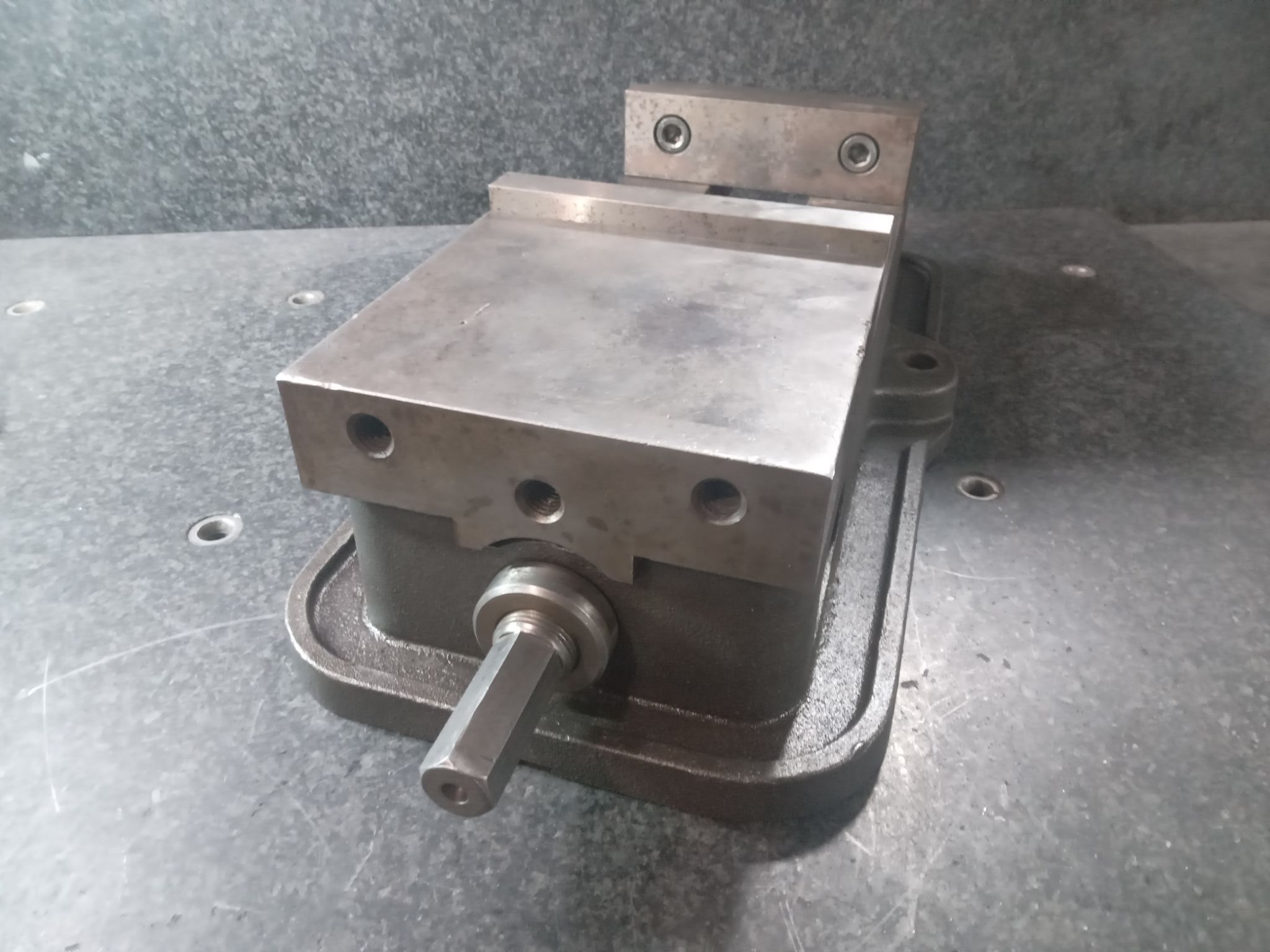 Kurt D60 Milling Vise 6" NO HANDLE 3