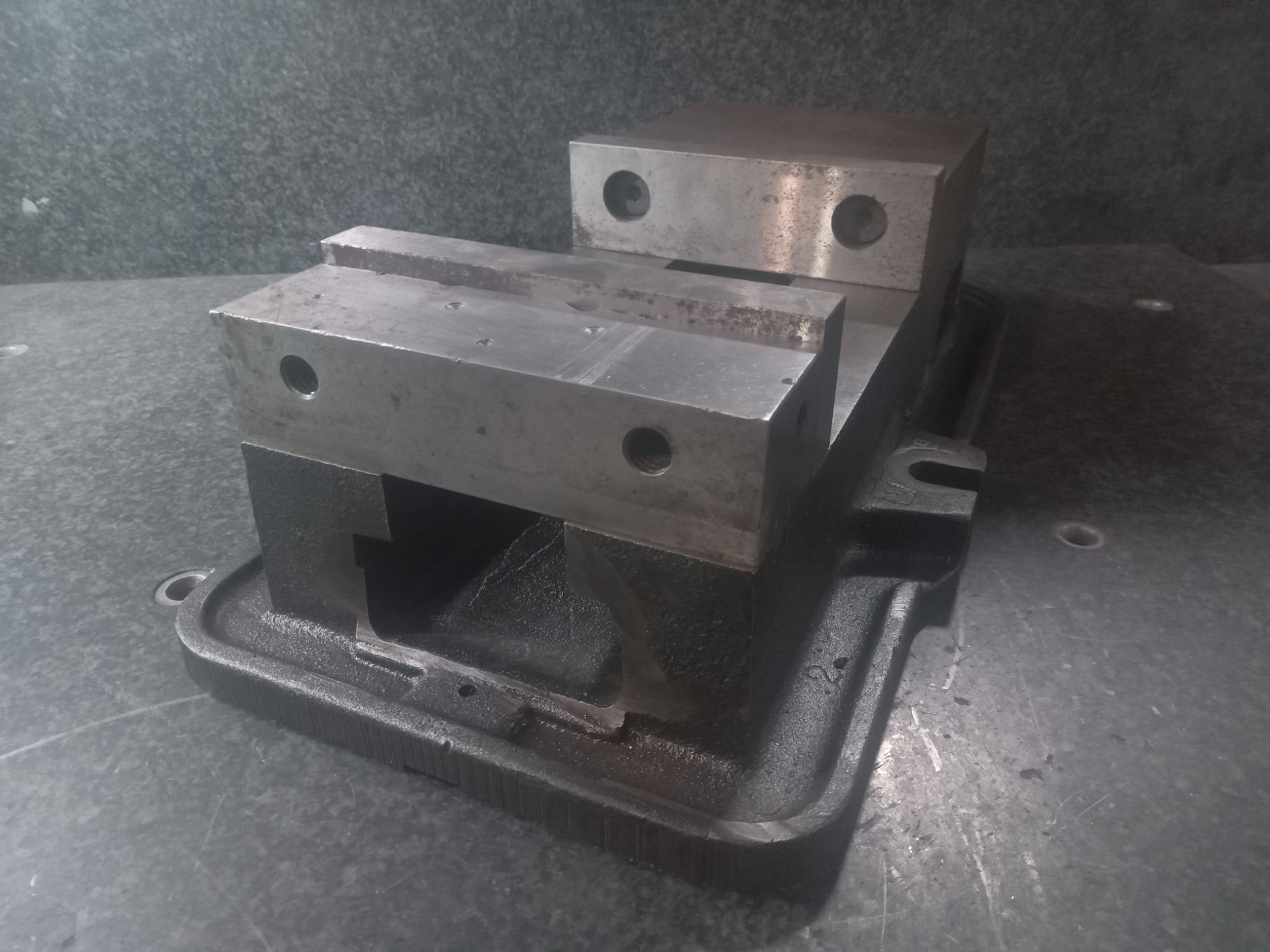 KURT D60 6" Milling Vise BIW MT6A D6 NO HANDLE 2