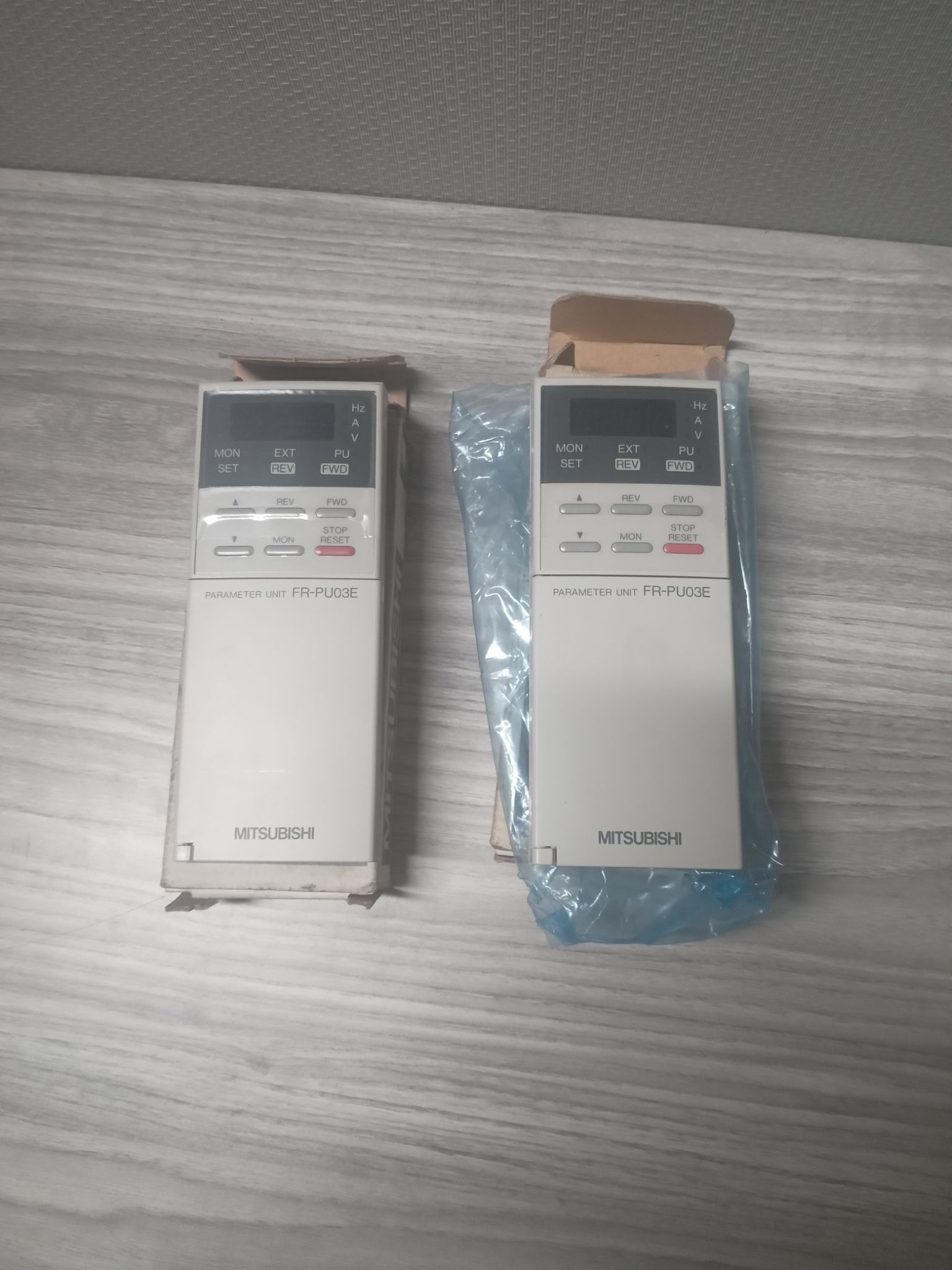 2x Mitsubishi FR-PU03E Parameter unit Open Box FREQROL Inverters 1