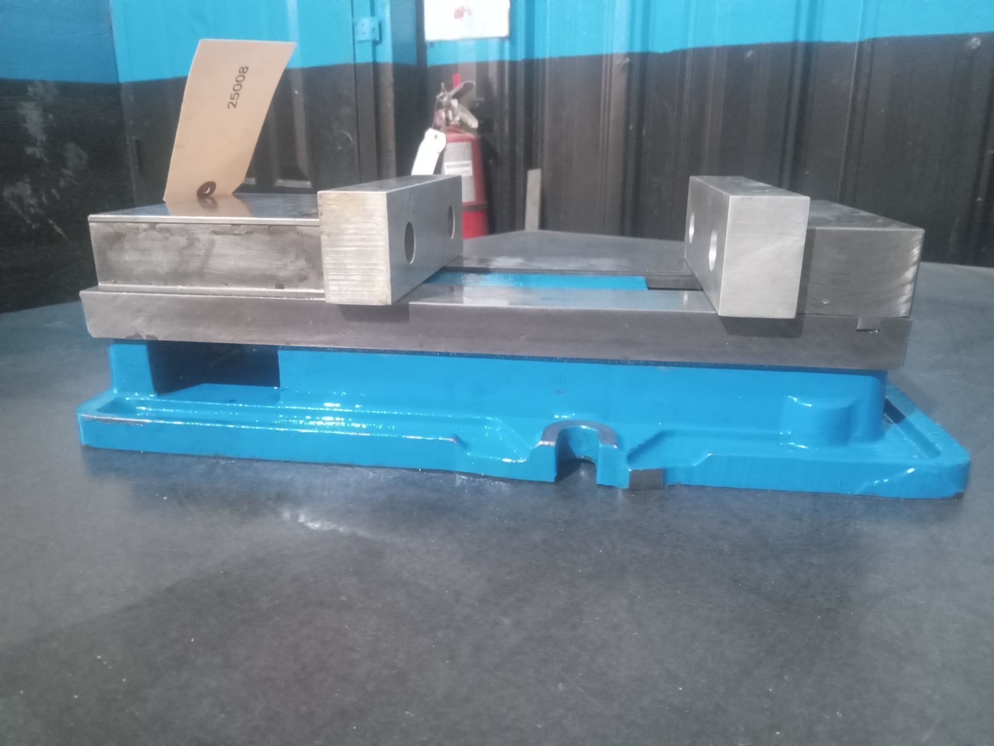 KURT VISE D675 ANGLOCK Milling Vise With Aluminum Soft Jaws 4