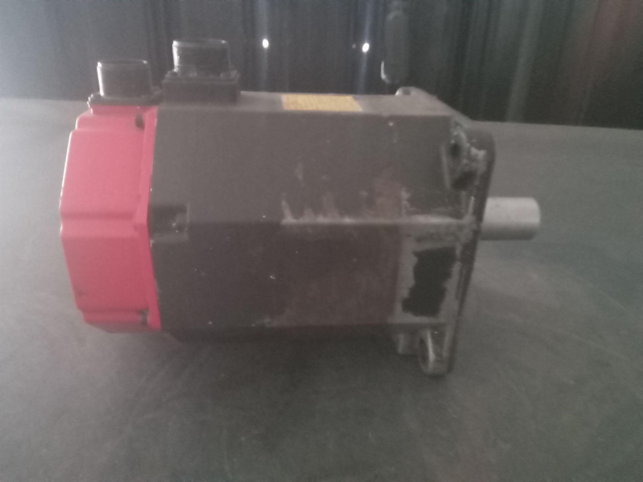 FANUC A06B-0142-B077 α12/2000 AC SERVO MOTOR B-65142E 2