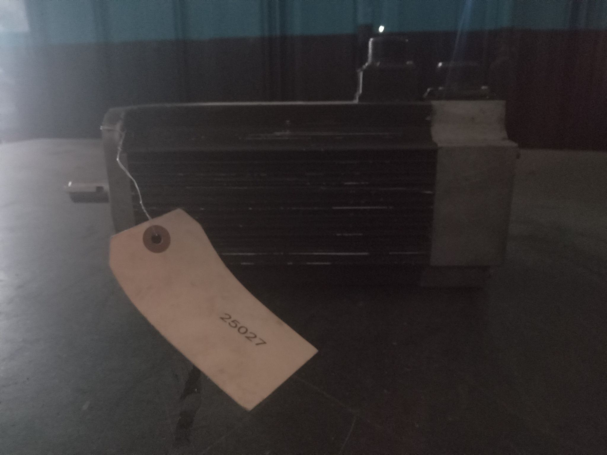 YASKAWA USAGED-09A22K AC SERVO MOTOR INCLUDING ENCODER UTOPH-B1AWF 1