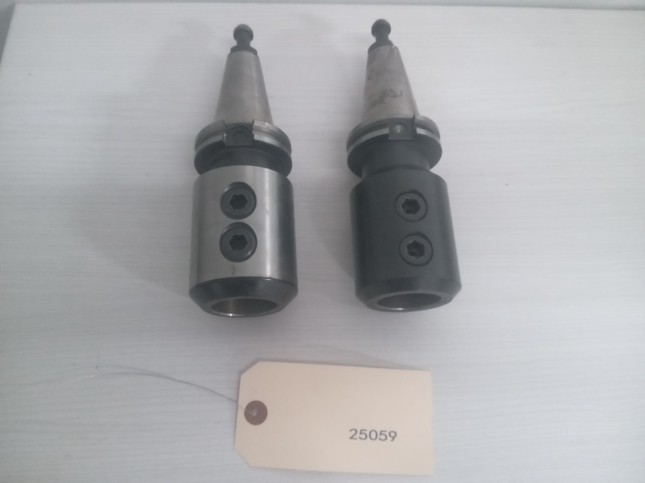 2x 1.5" Side lock Weldon Flat Tool Holders YG-1 and SYIC 1-1/2" Solid Holders 4