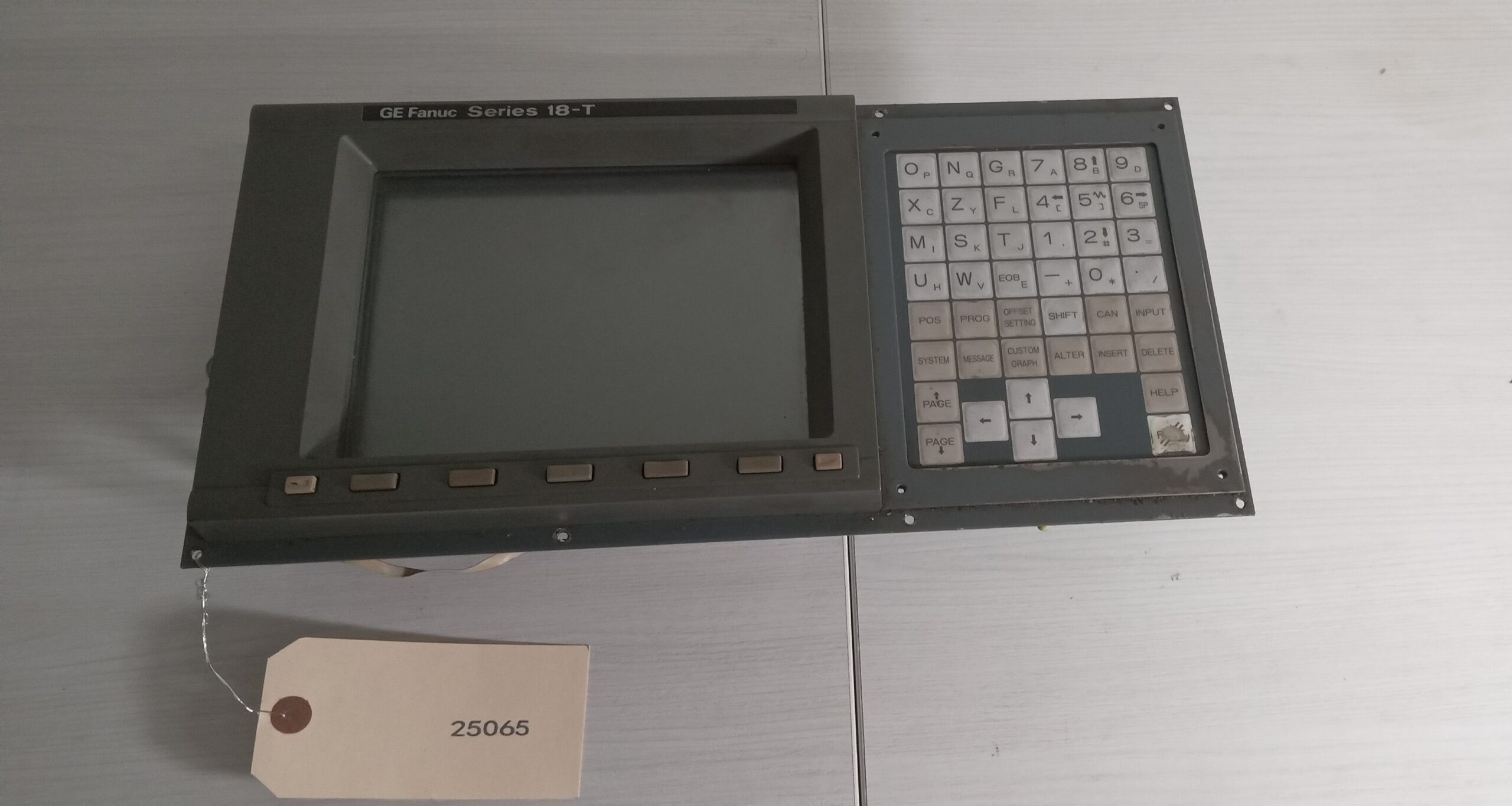 GE FANUC SERIES 18-T LCD/MDI UNIT A02B-0120-C066/TAR N 00179 A20B-1004-0640 0