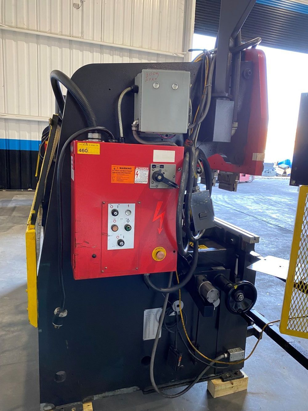 Amada RG-80 CNC Press Brake 6