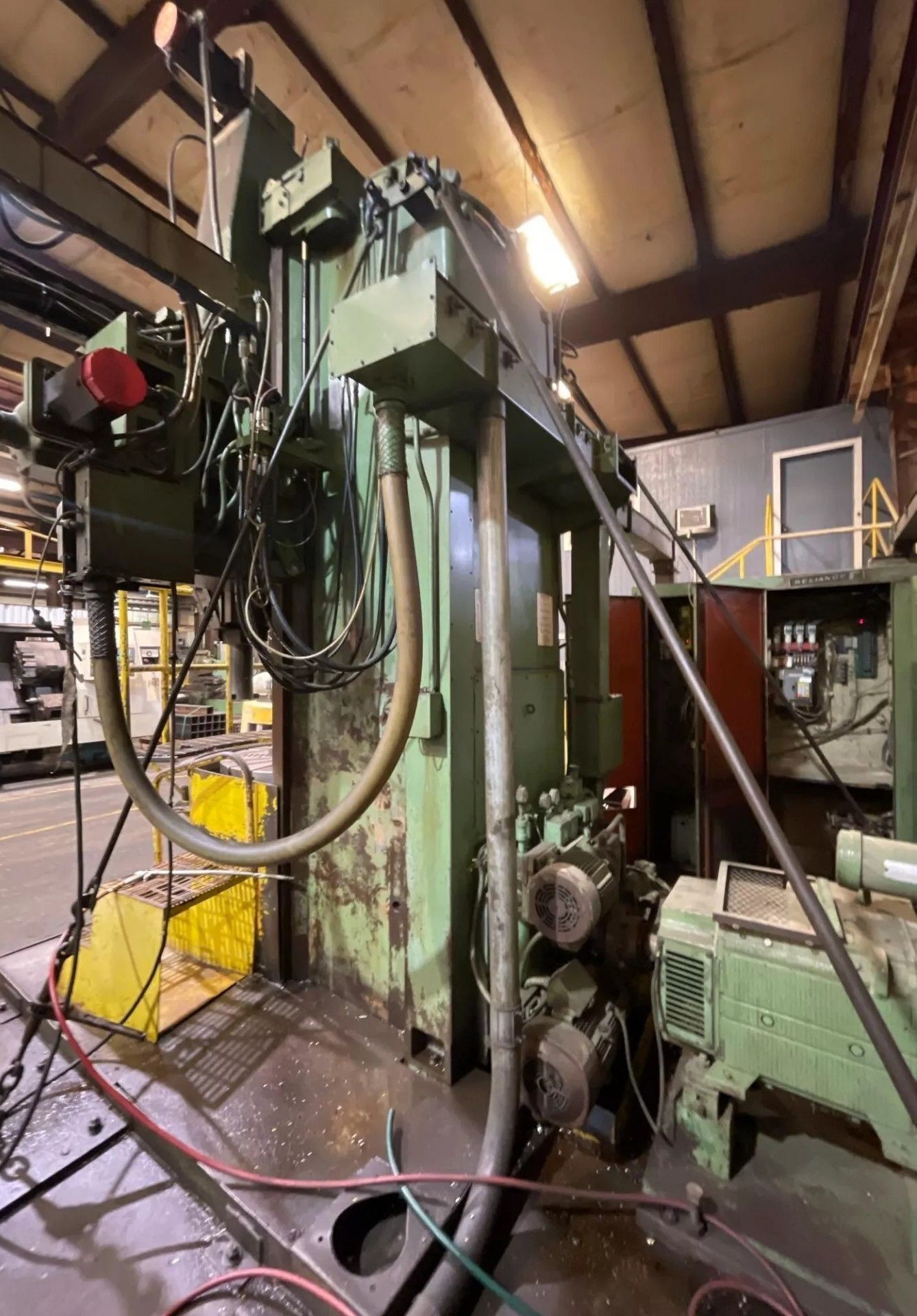 Bullard 36" Dyn-Au-Tape 42" Chuck 72" High Column CNC Vertical Boring Mill - VTL 14