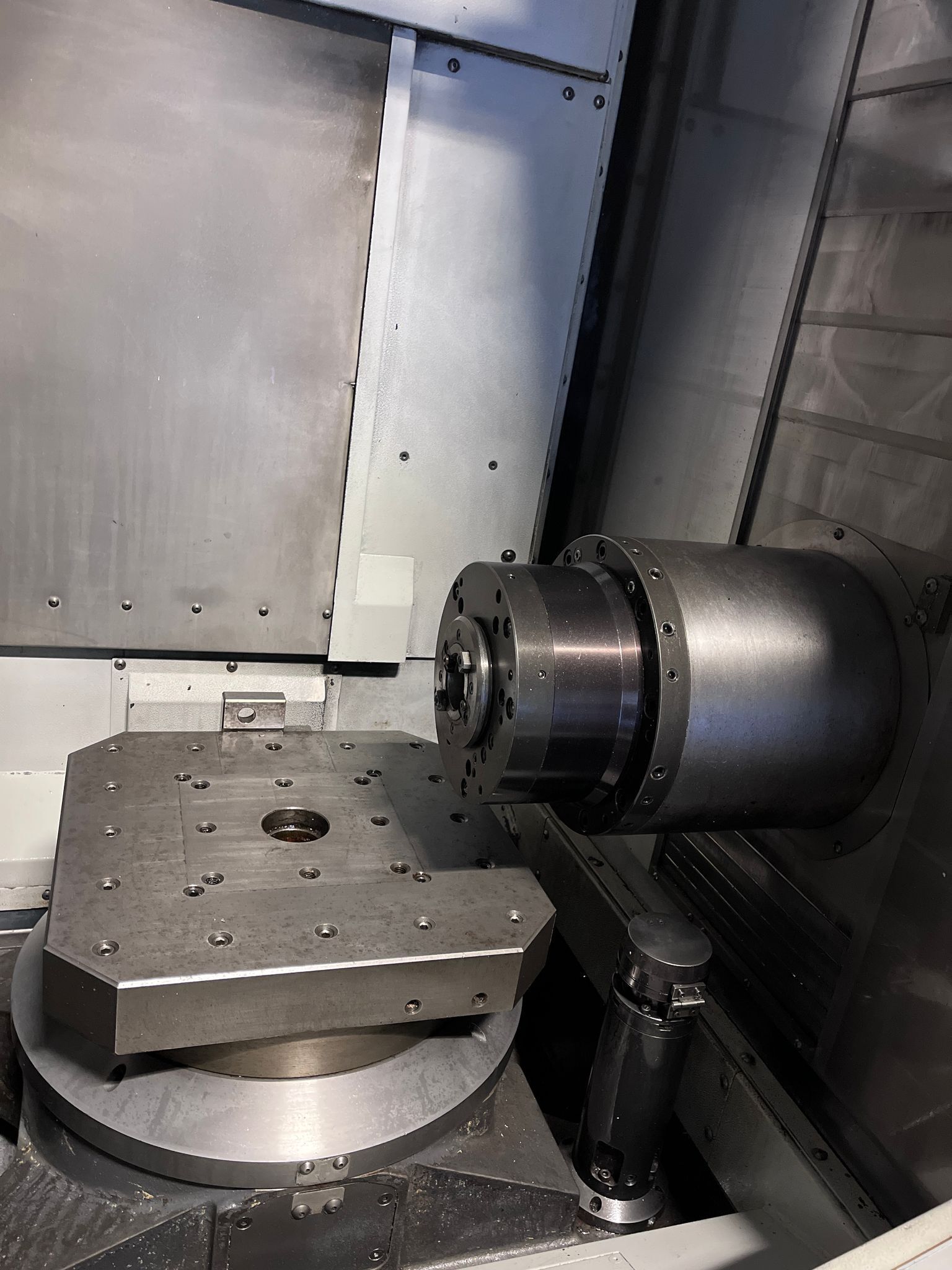 DMG Mori Seiki NH4000 DCG Horizontal Machining Center - Mill 14