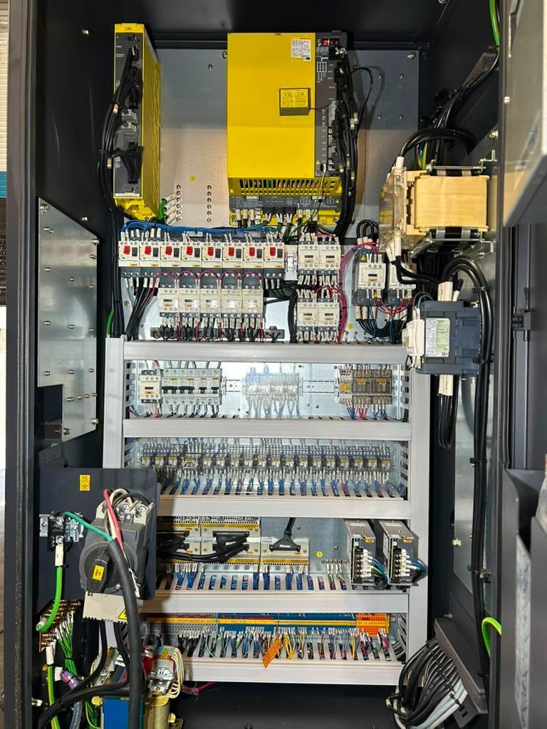 Doosan DNM 500II CNC Vertical Machining Center - 12,000 RPM Mill 17
