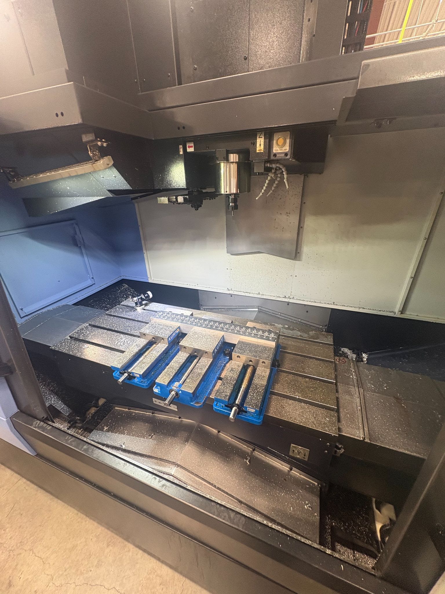 Doosan DNM-5700S CNC Vertical Machining Center - 2018 12,000 RPM Mill 3