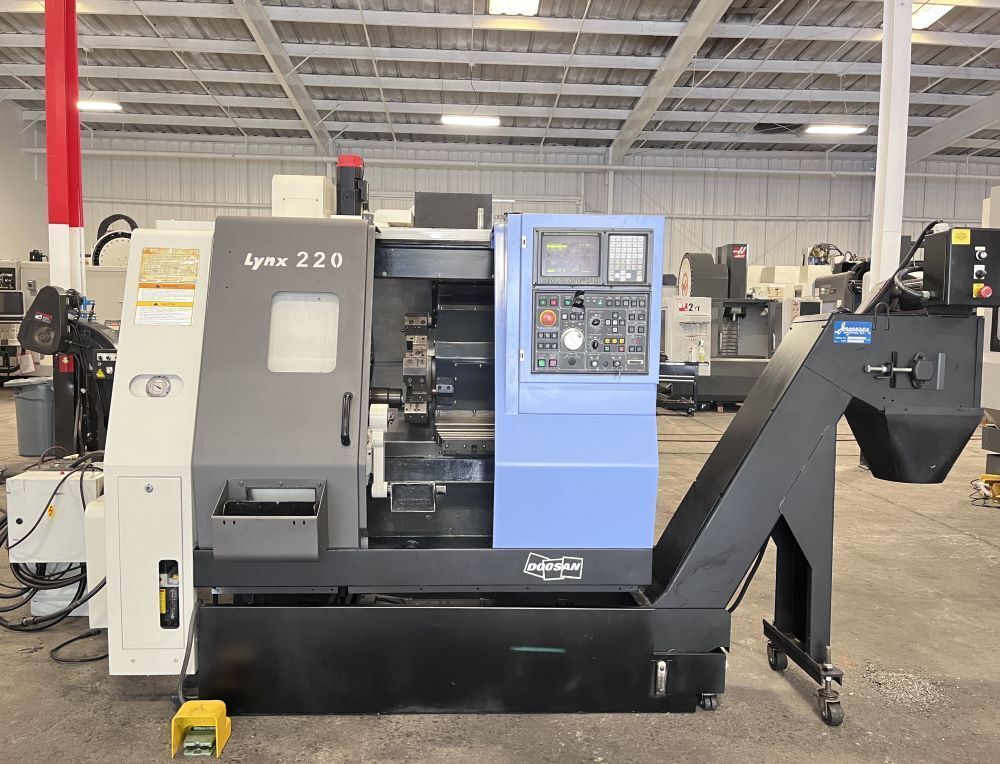 Doosan Lynx 220A CNC Turning Center 0