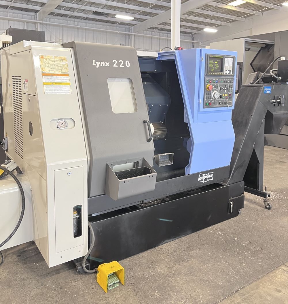 Doosan Lynx 220A CNC Turning Center 2