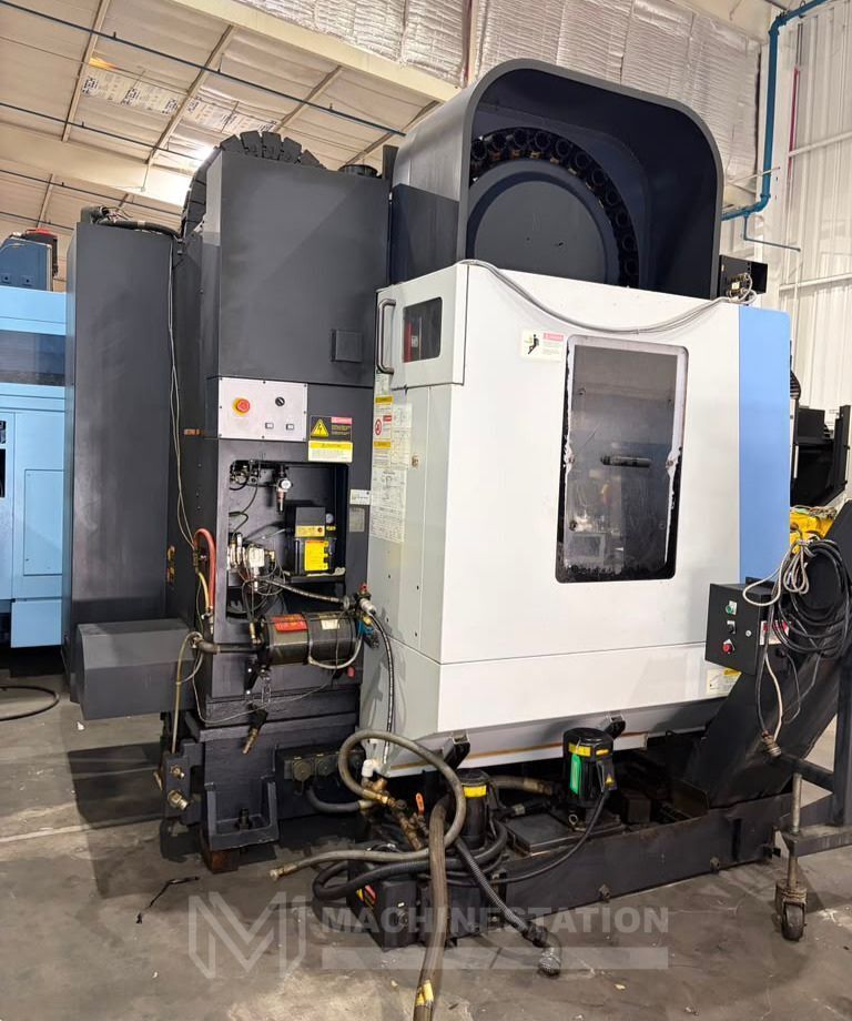 Doosan MV-3016L CNC Vertical Machining Center - Mill 10
