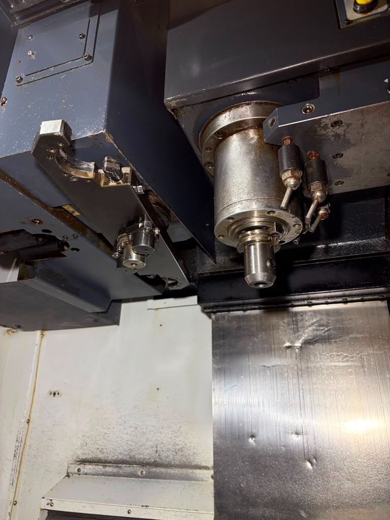 Doosan MV-3016L CNC Vertical Machining Center - Mill 9