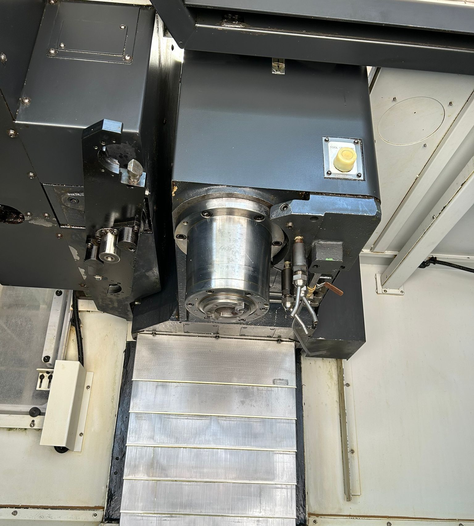 Doosan MV-4020 CNC Vertical Machining Center - Mill 5