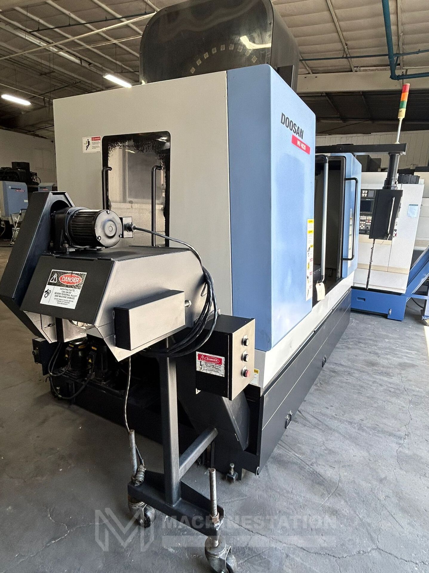 Doosan MV-4020 CNC Vertical Machining Center - Mill 1