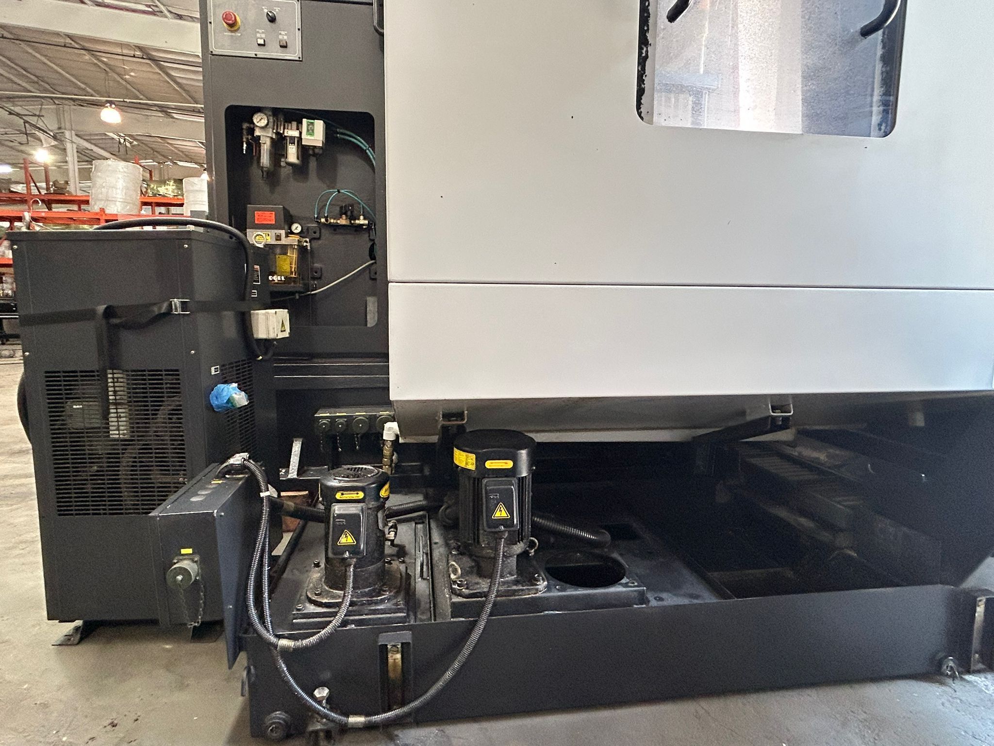 Doosan MV-4020 CNC Vertical Machining Center - Mill 6